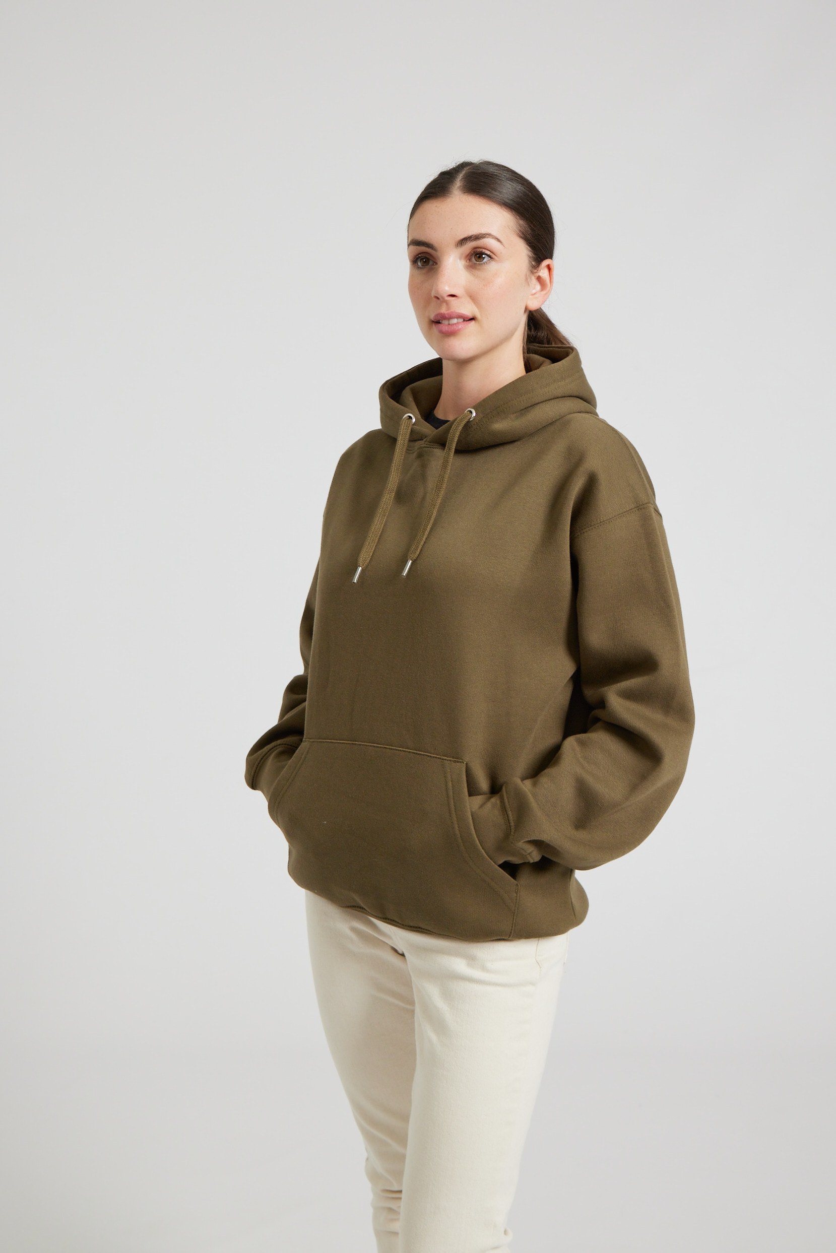 CR01-v2.0-Studio_160