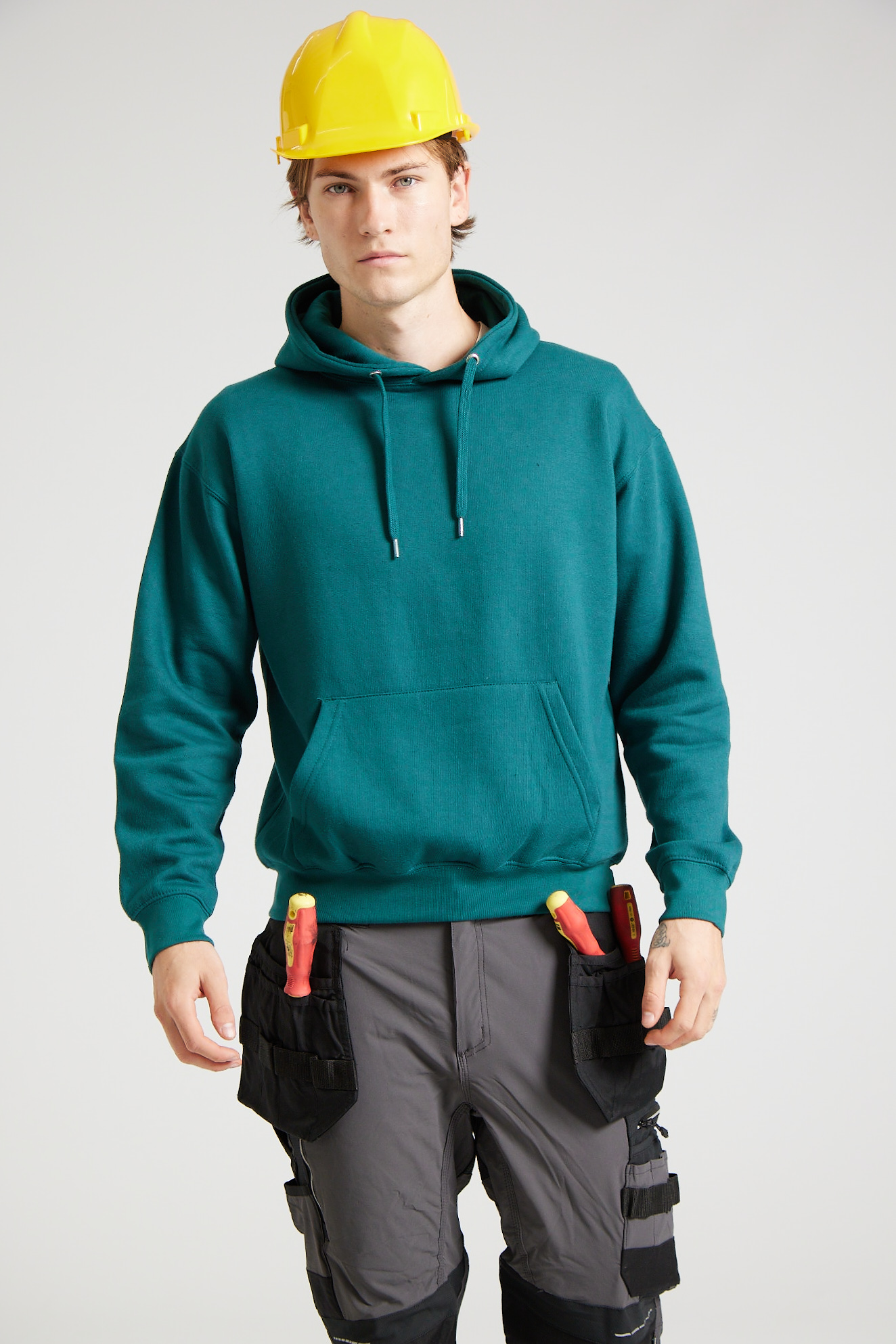 CR01-v2.0-Studio_221