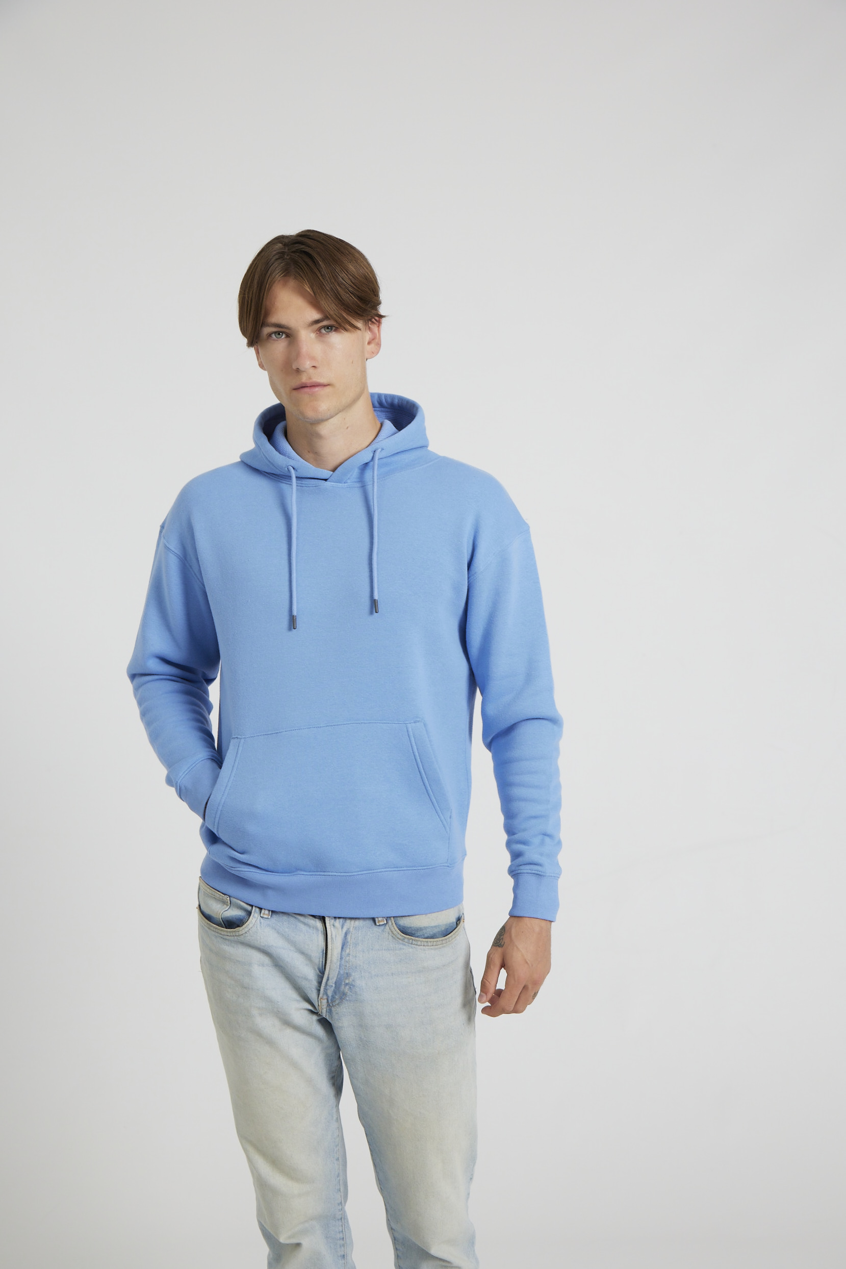 CR02-v2.0-Studio_120