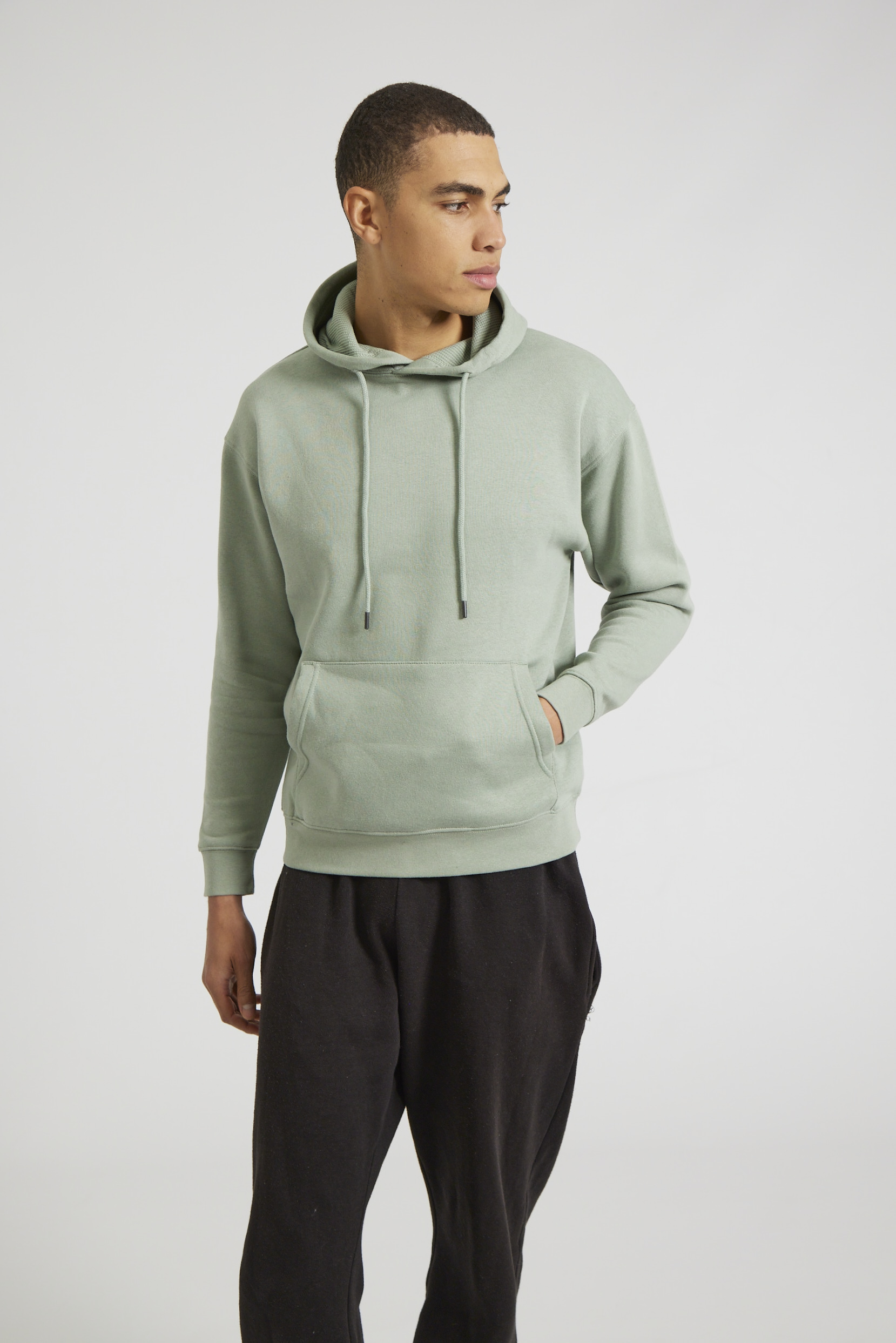 CR02-v2.0-Studio_175