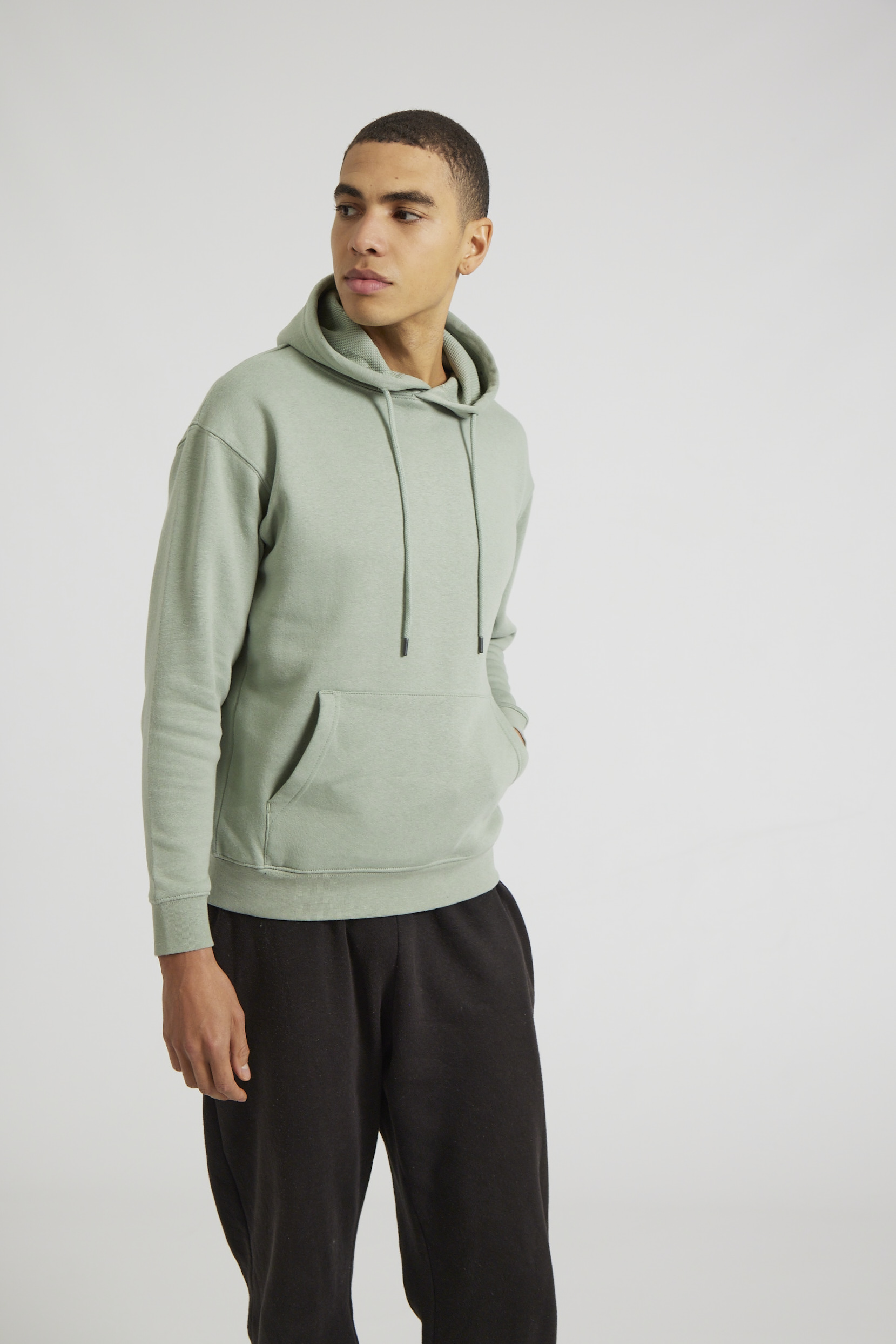 CR02-v2.0-Studio_178