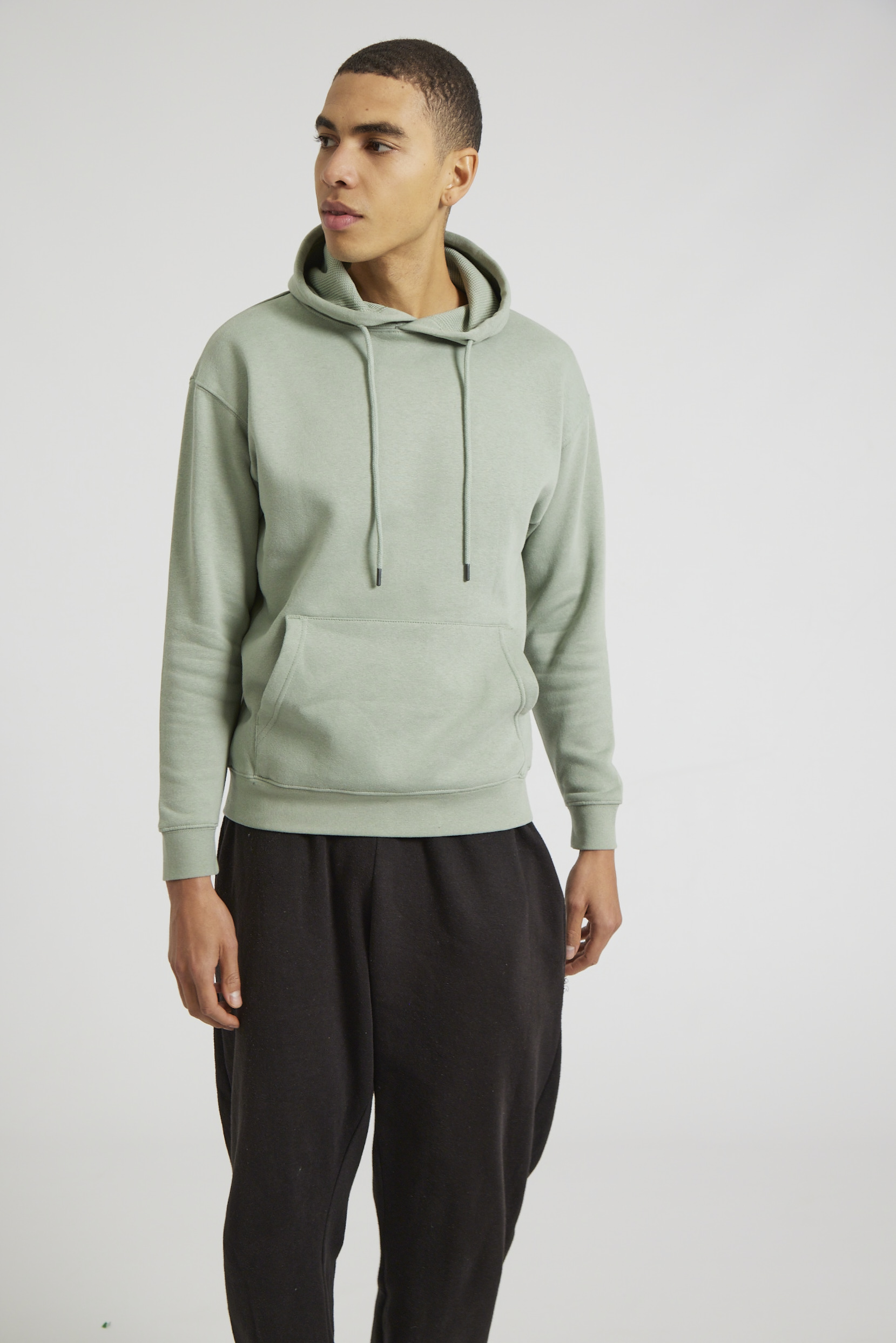 CR02-v2.0-Studio_181