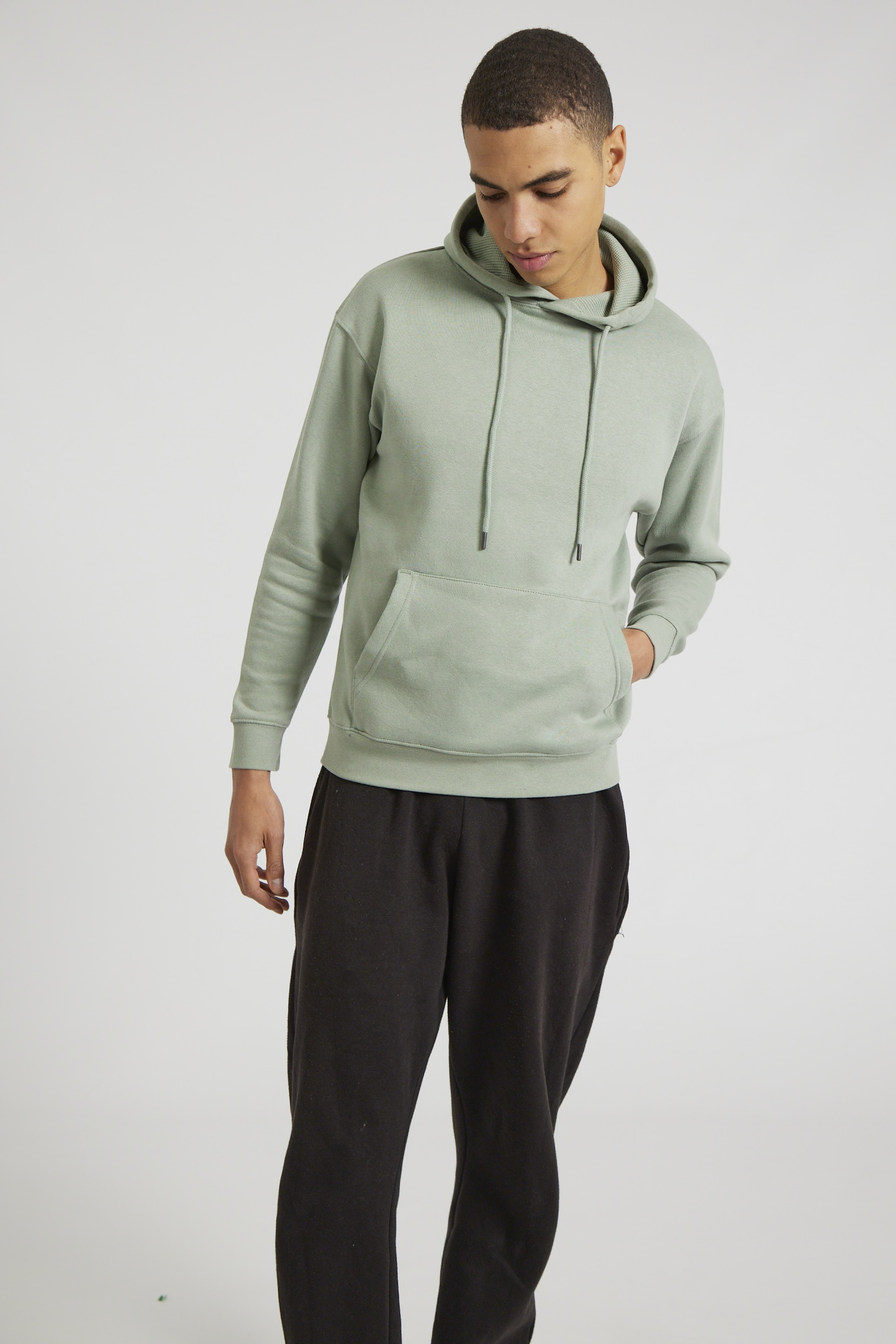 CR02-v2.0-Studio_197