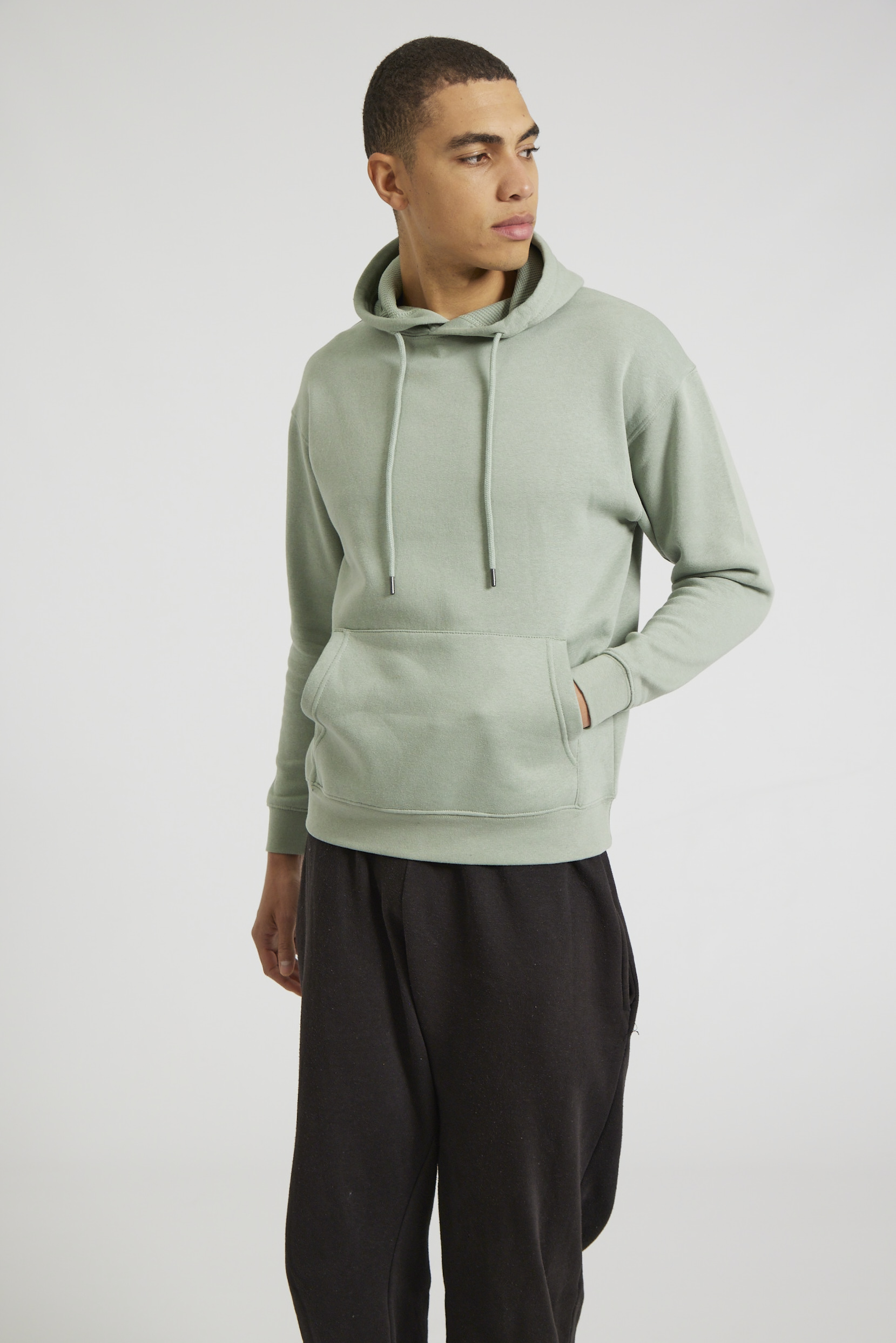 CR02-v2.0-Studio_198