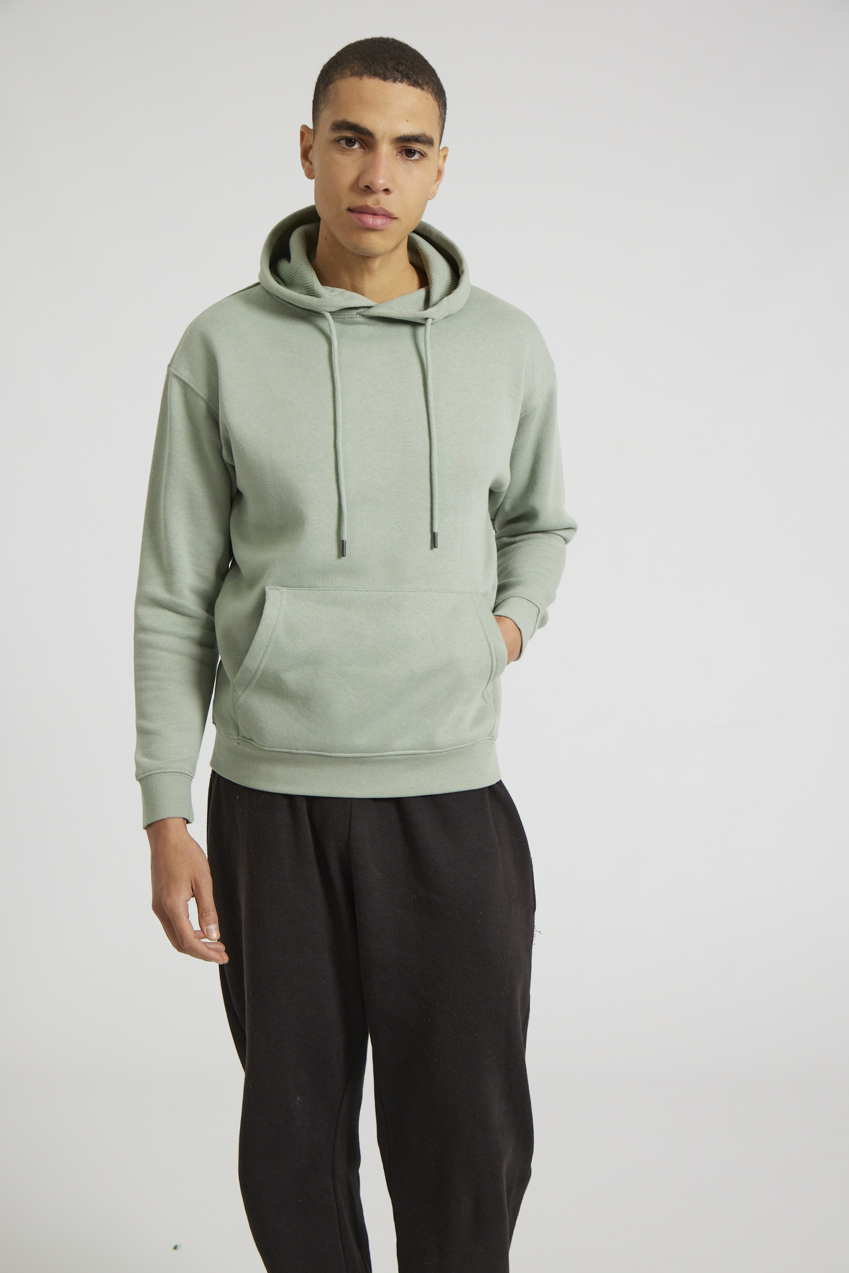 CR02-v2.0-Studio_199