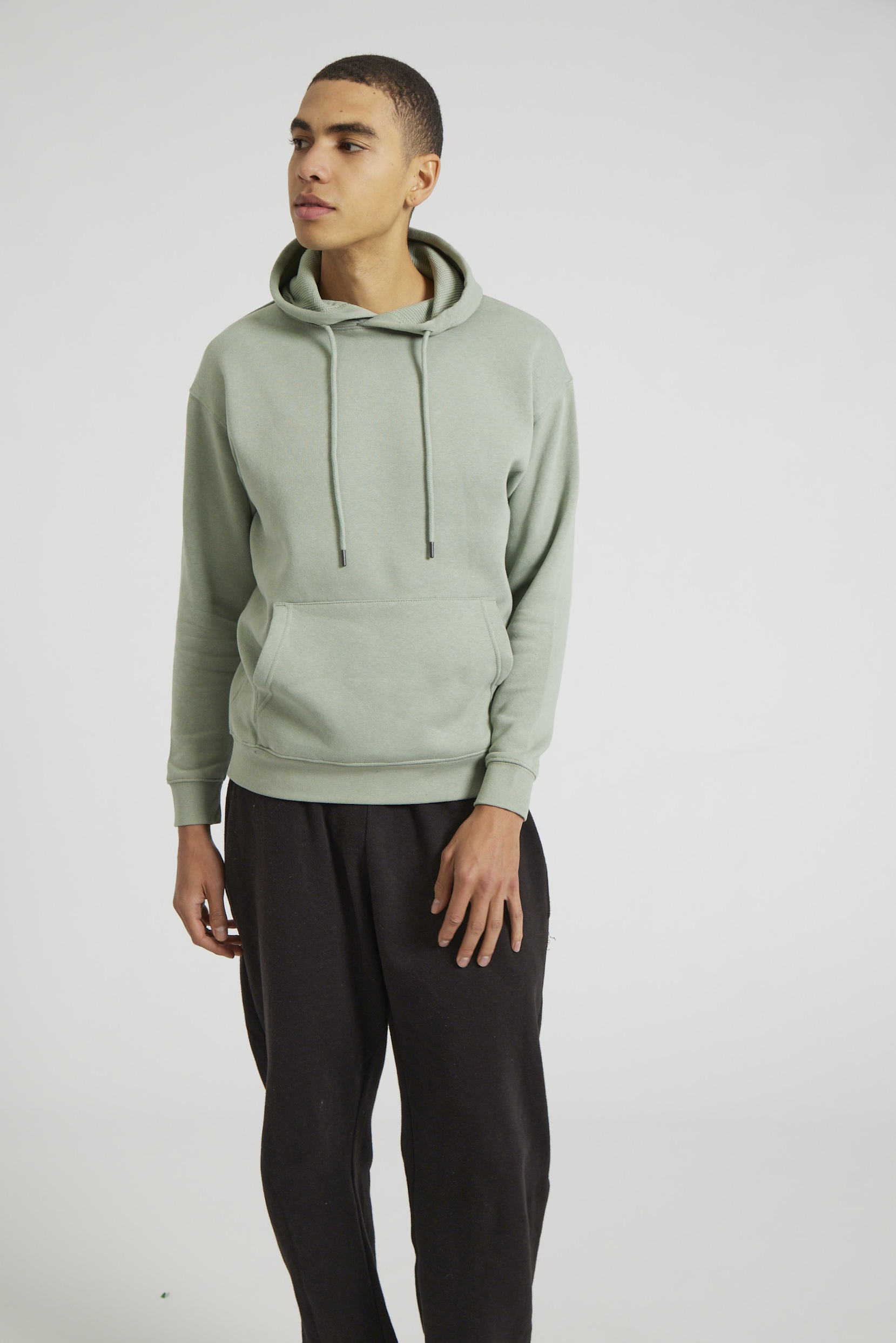 CR02-v2.0-Studio_204