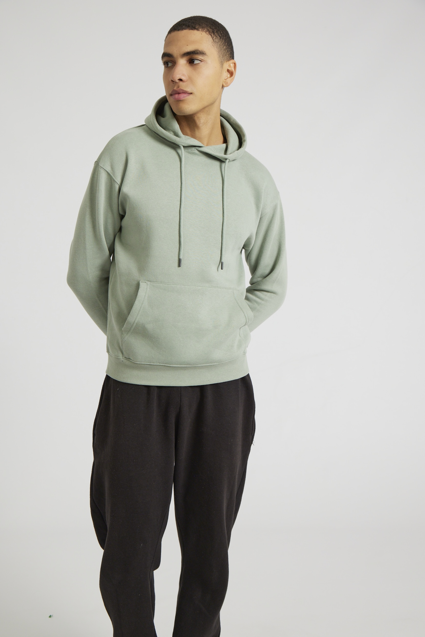 CR02-v2.0-Studio_206