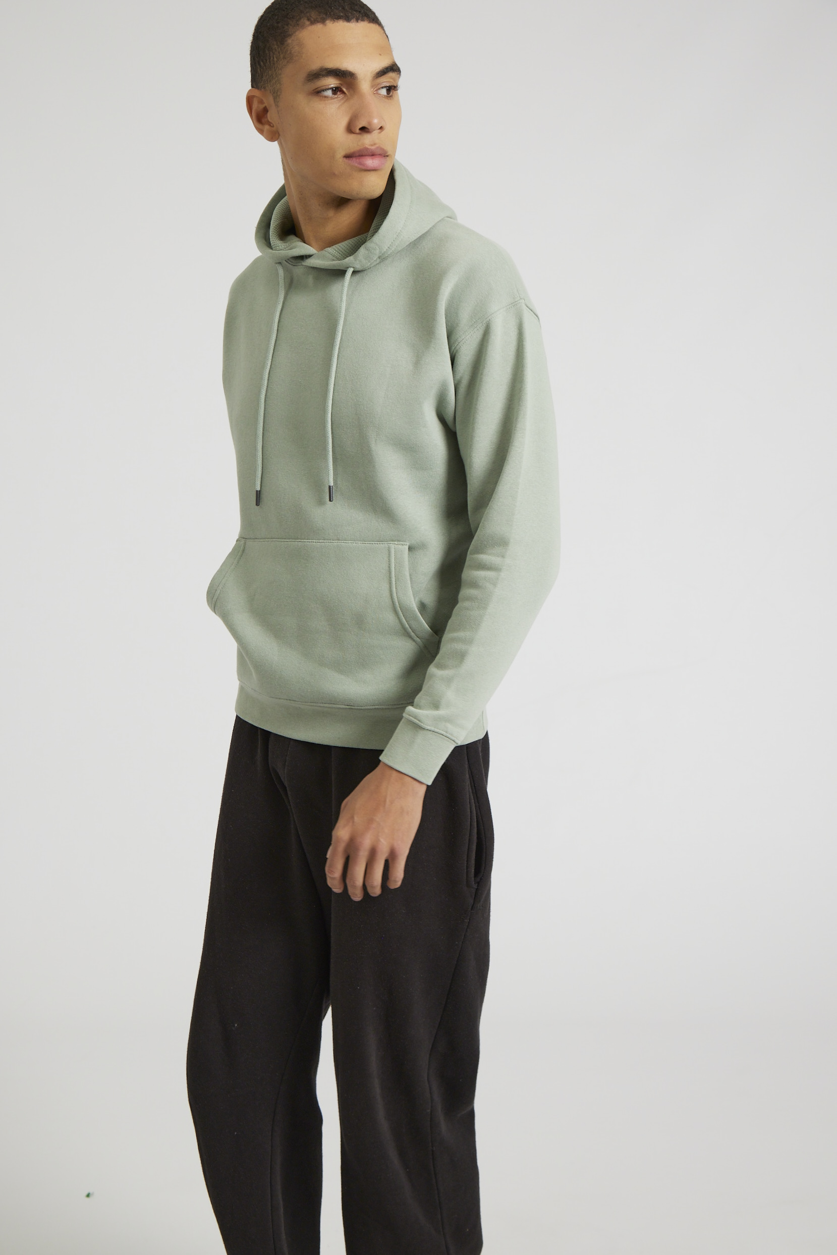 CR02-v2.0-Studio_208