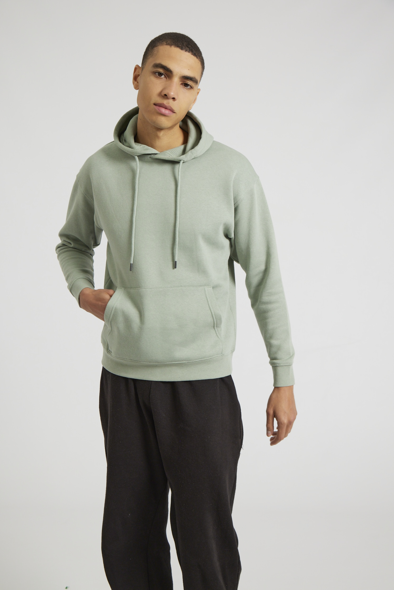 CR02-v2.0-Studio_209