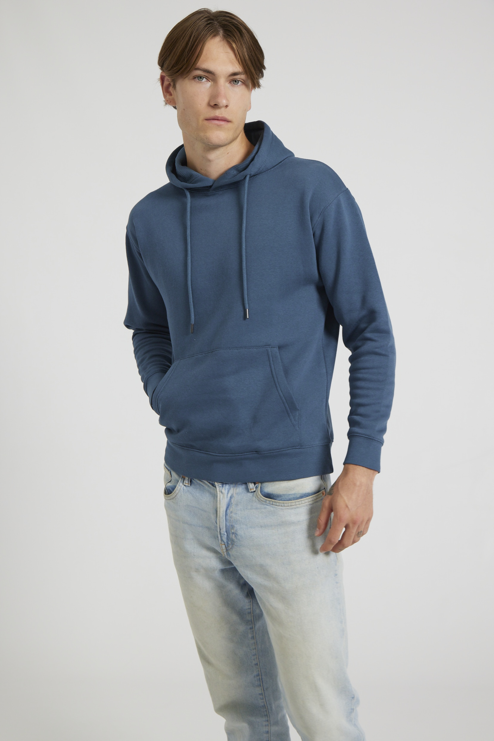 CR02-v2.0-Studio_212