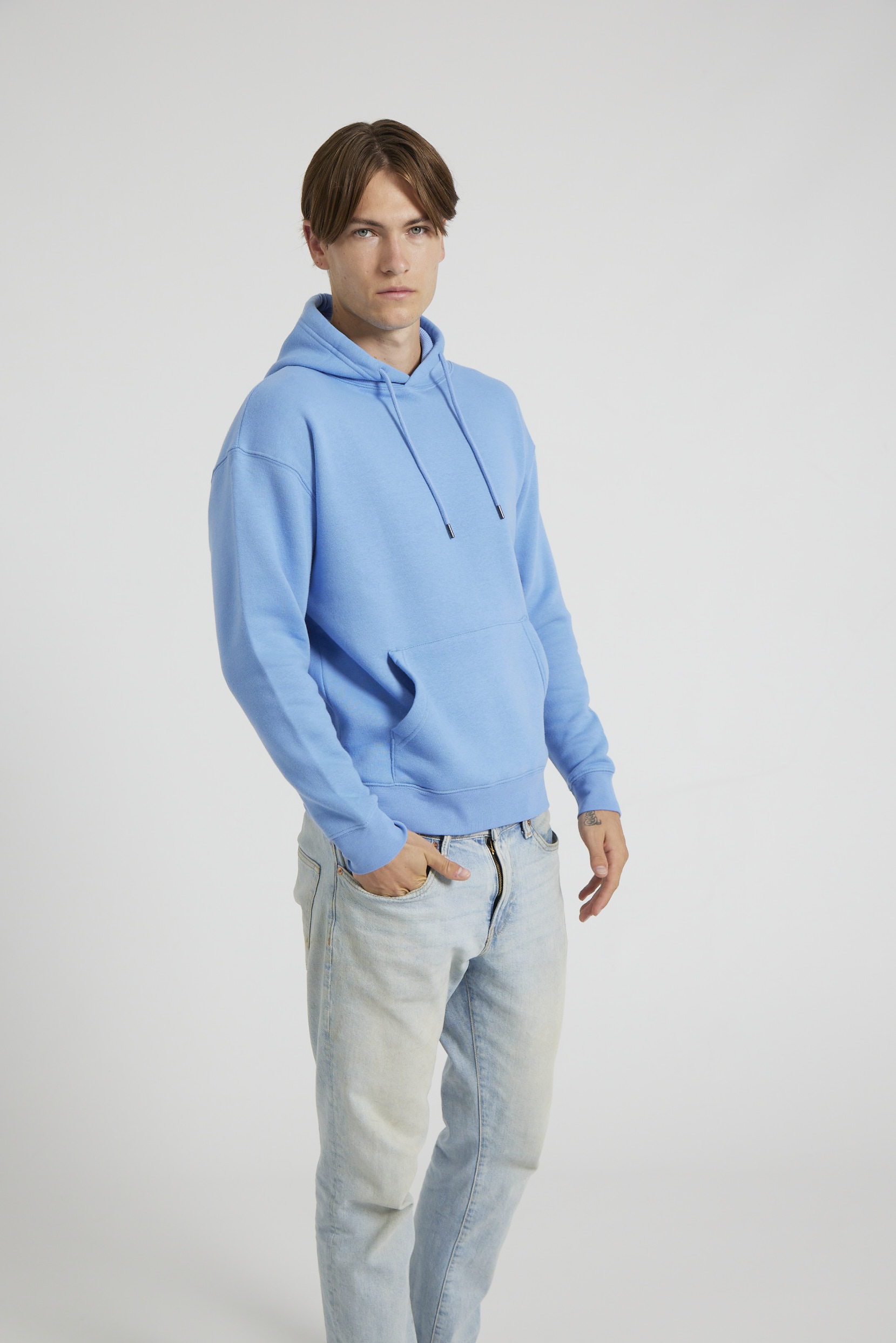 CR02-v2.0-Studio_222