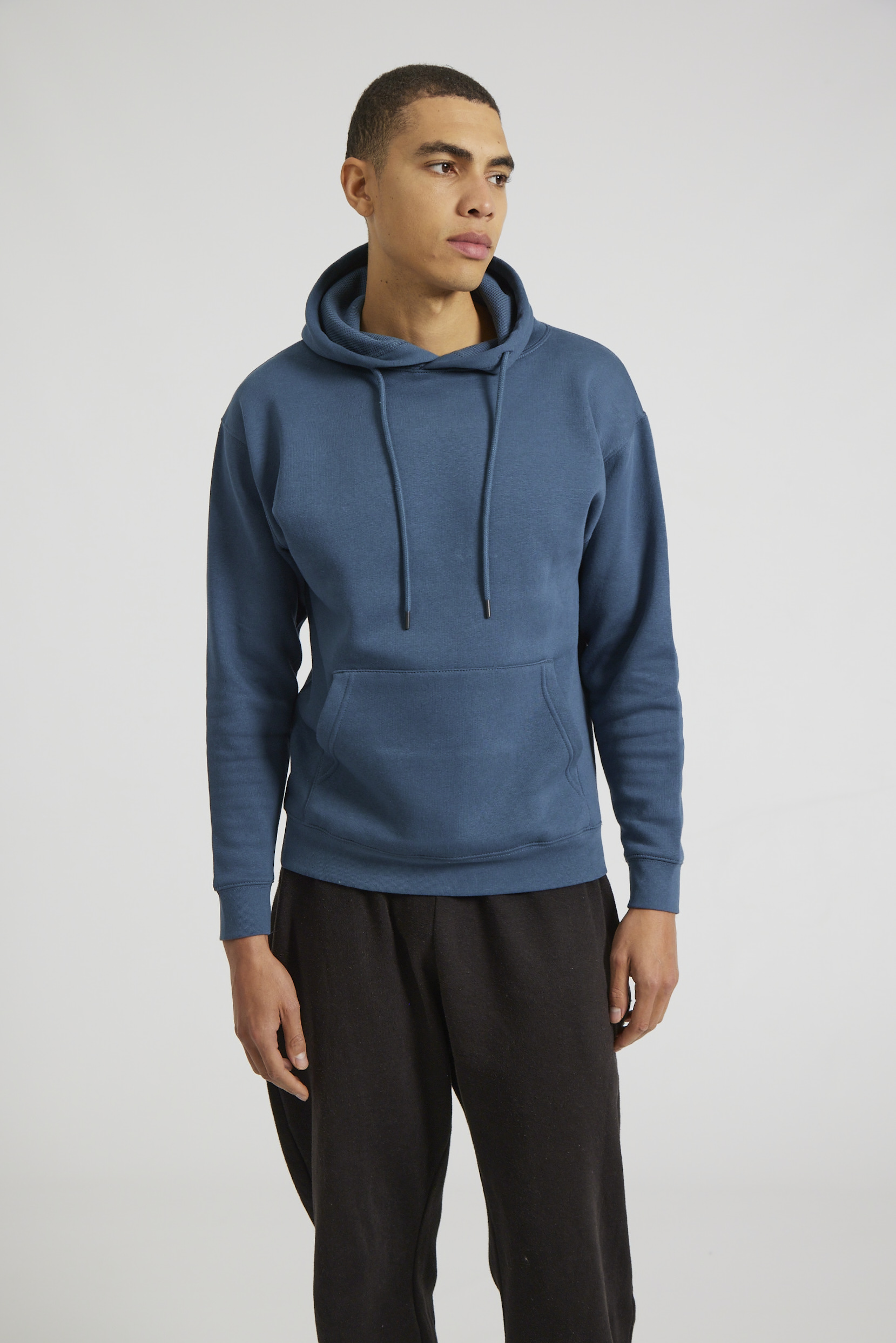 CR02-v2.0-Studio_231