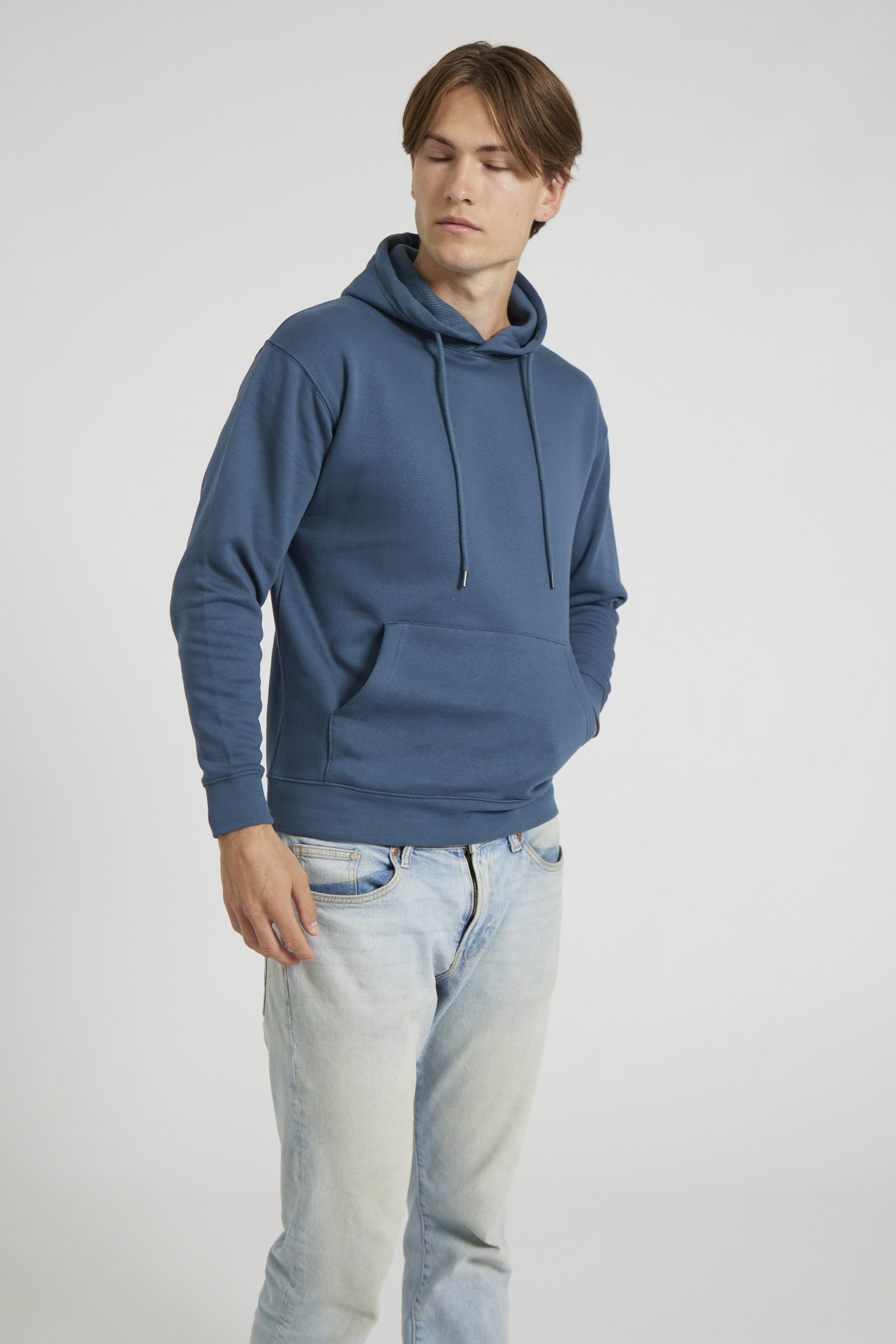 CR02-v2.0-Studio_235