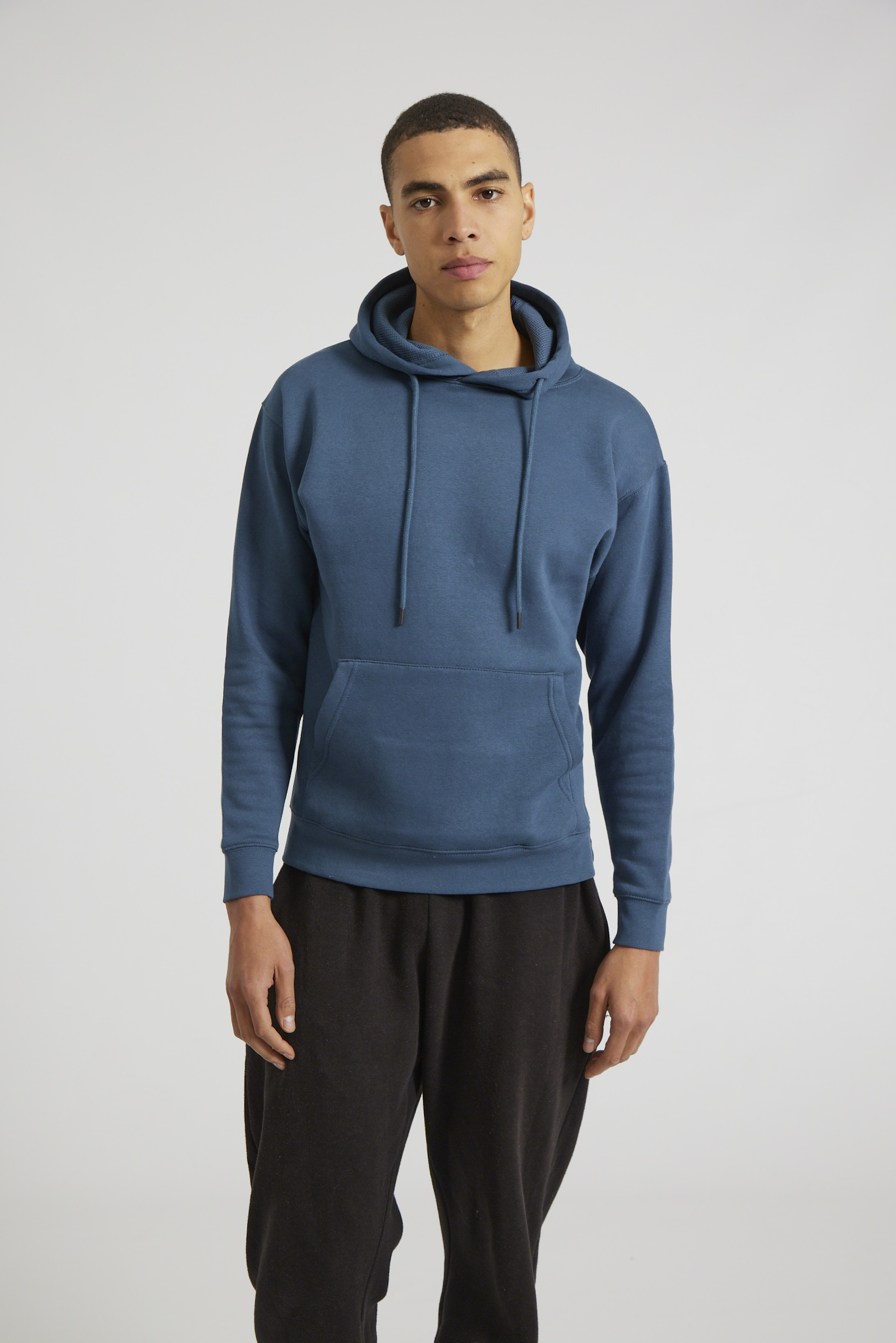 CR02-v2.0-Studio_239