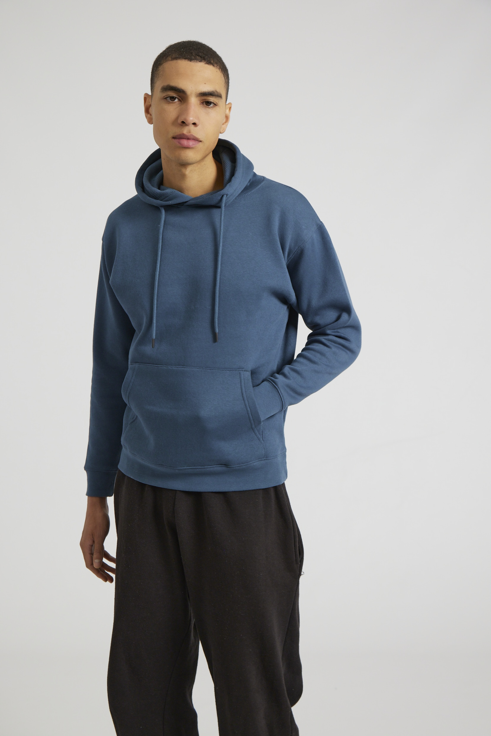 CR02-v2.0-Studio_242