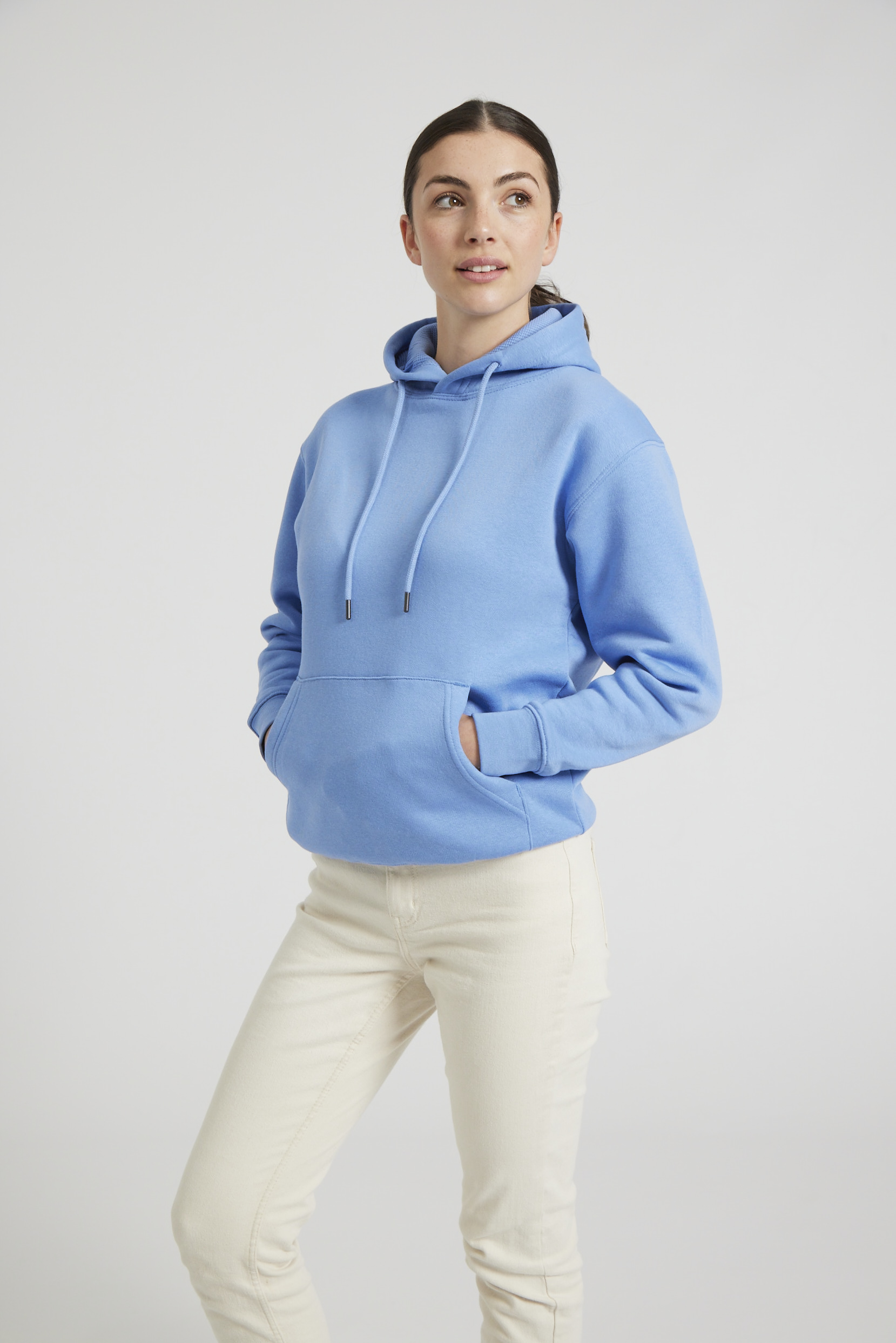 CR02-v2.0-Studio_250