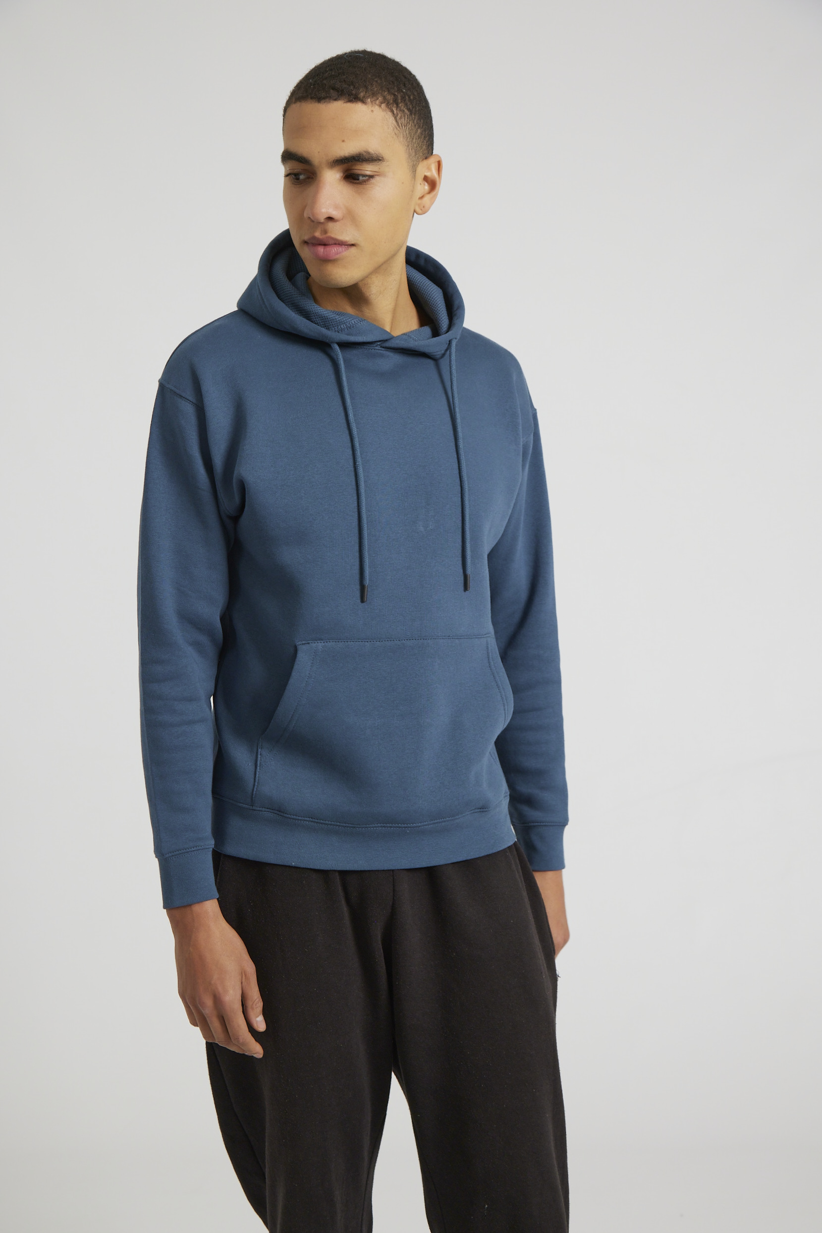 CR02-v2.0-Studio_252