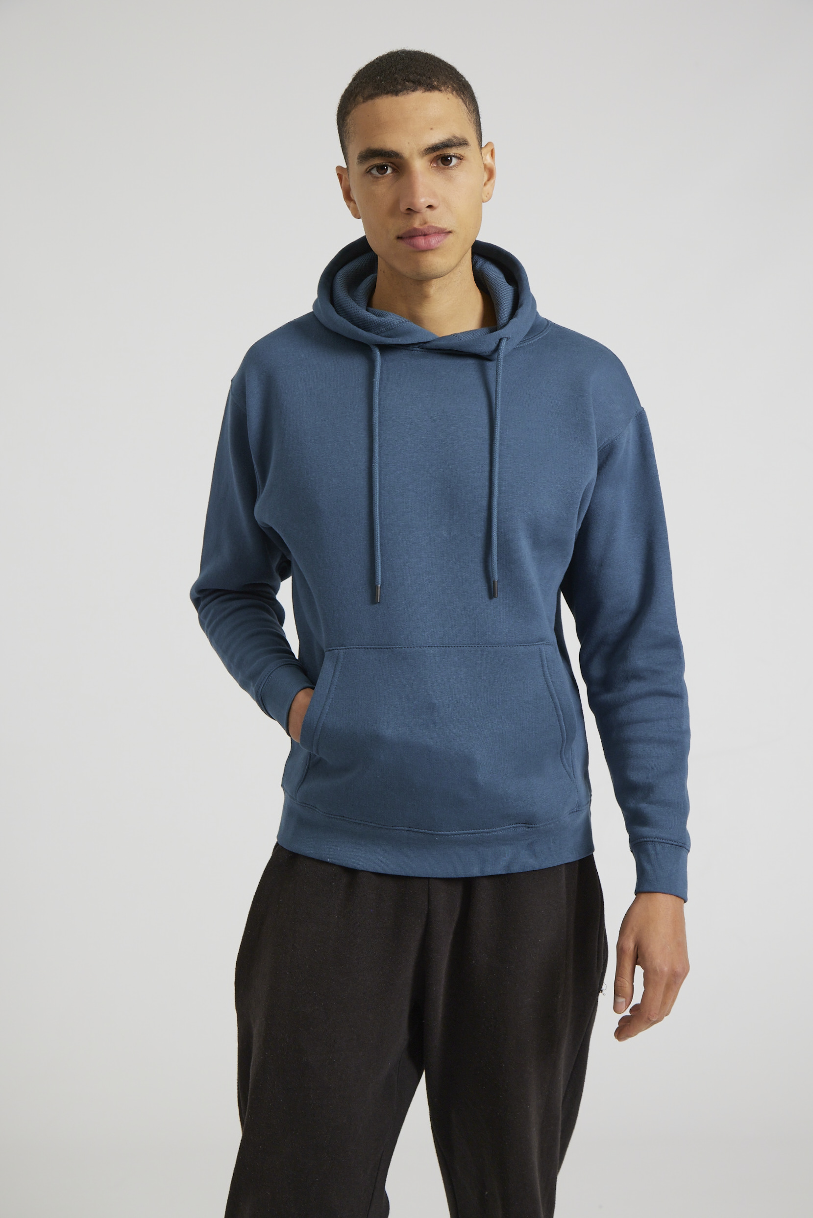 CR02-v2.0-Studio_253