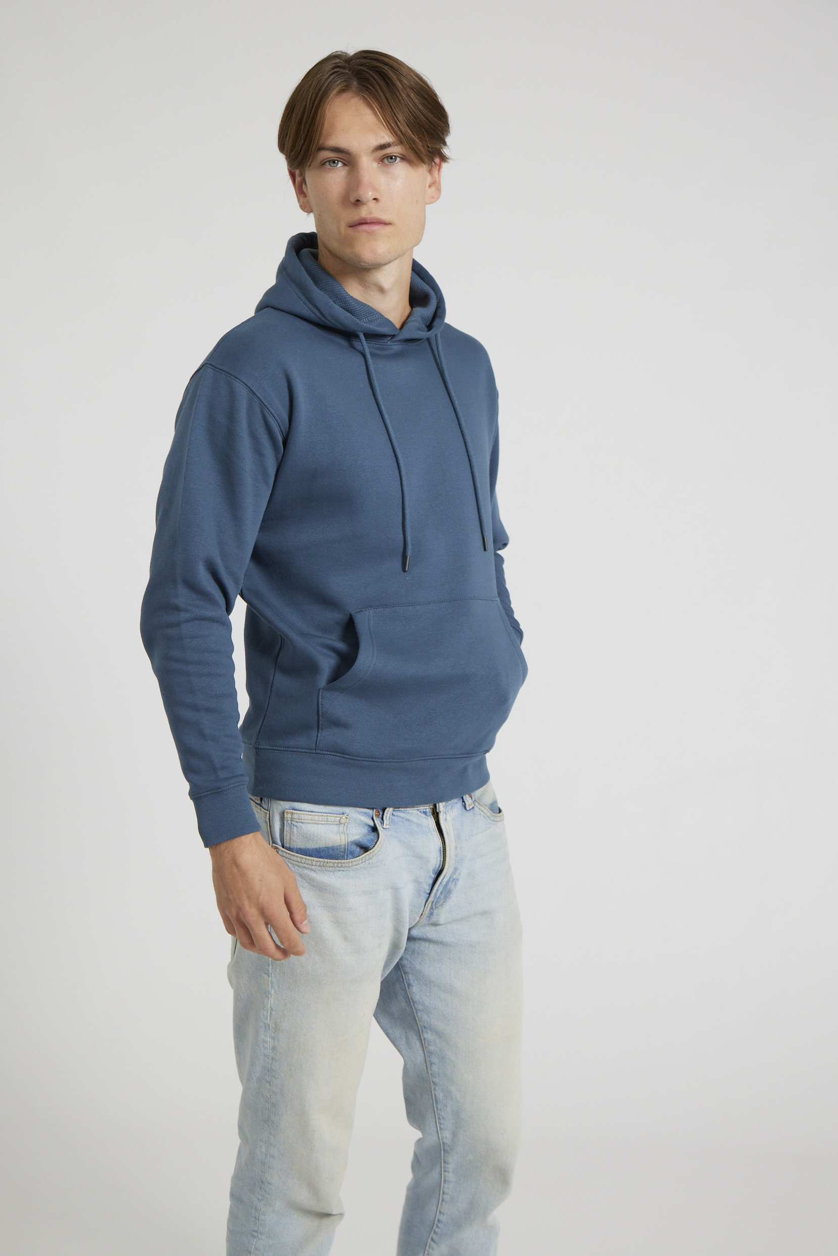 CR02-v2.0-Studio_257