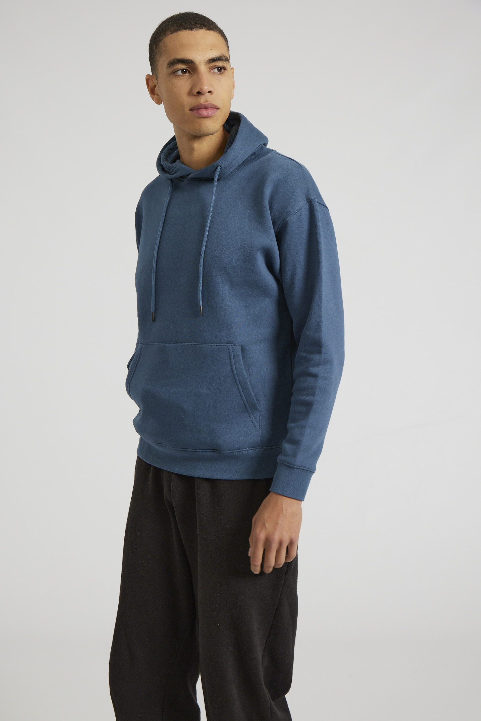 CR02-v2.0-Studio_258