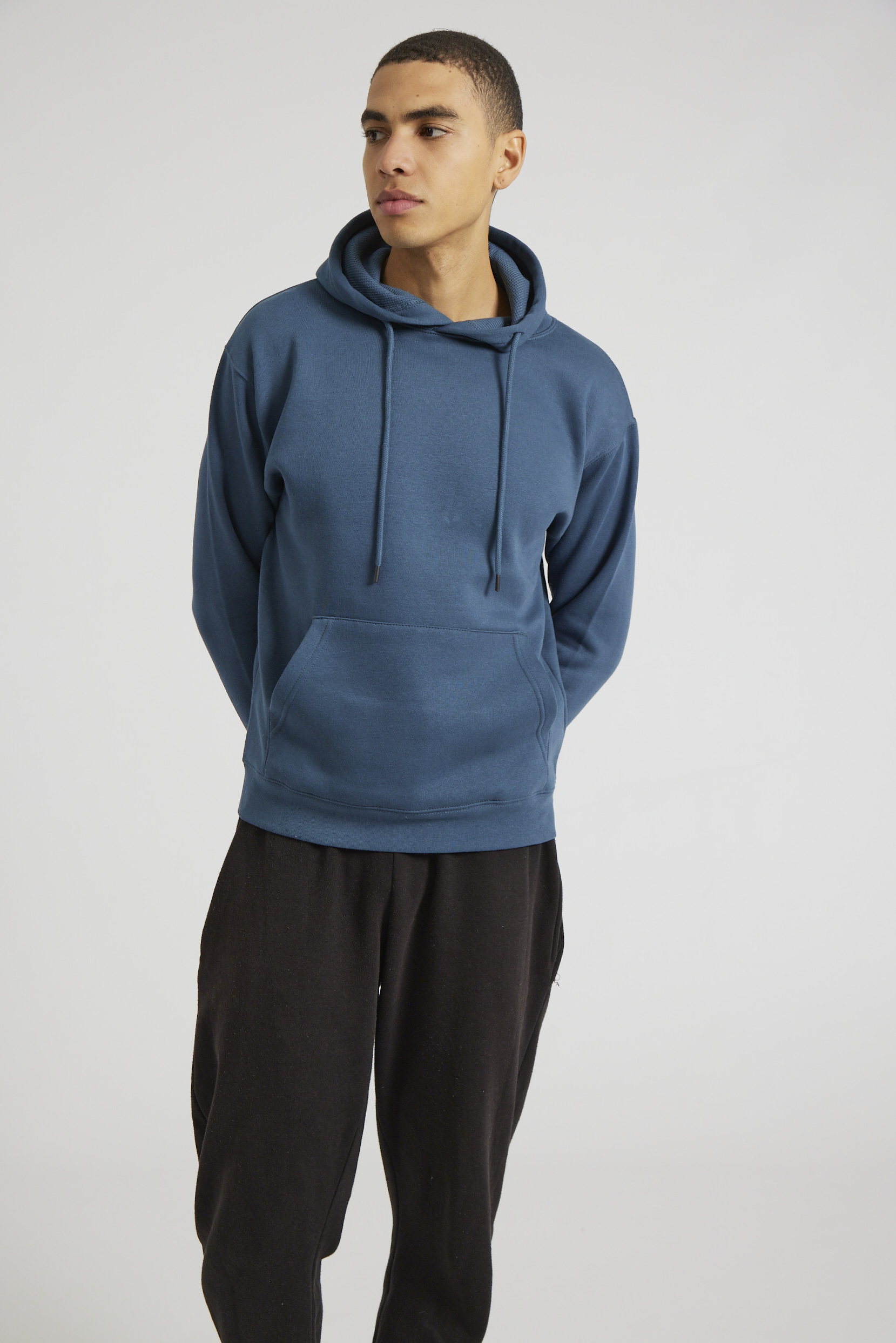 CR02-v2.0-Studio_267