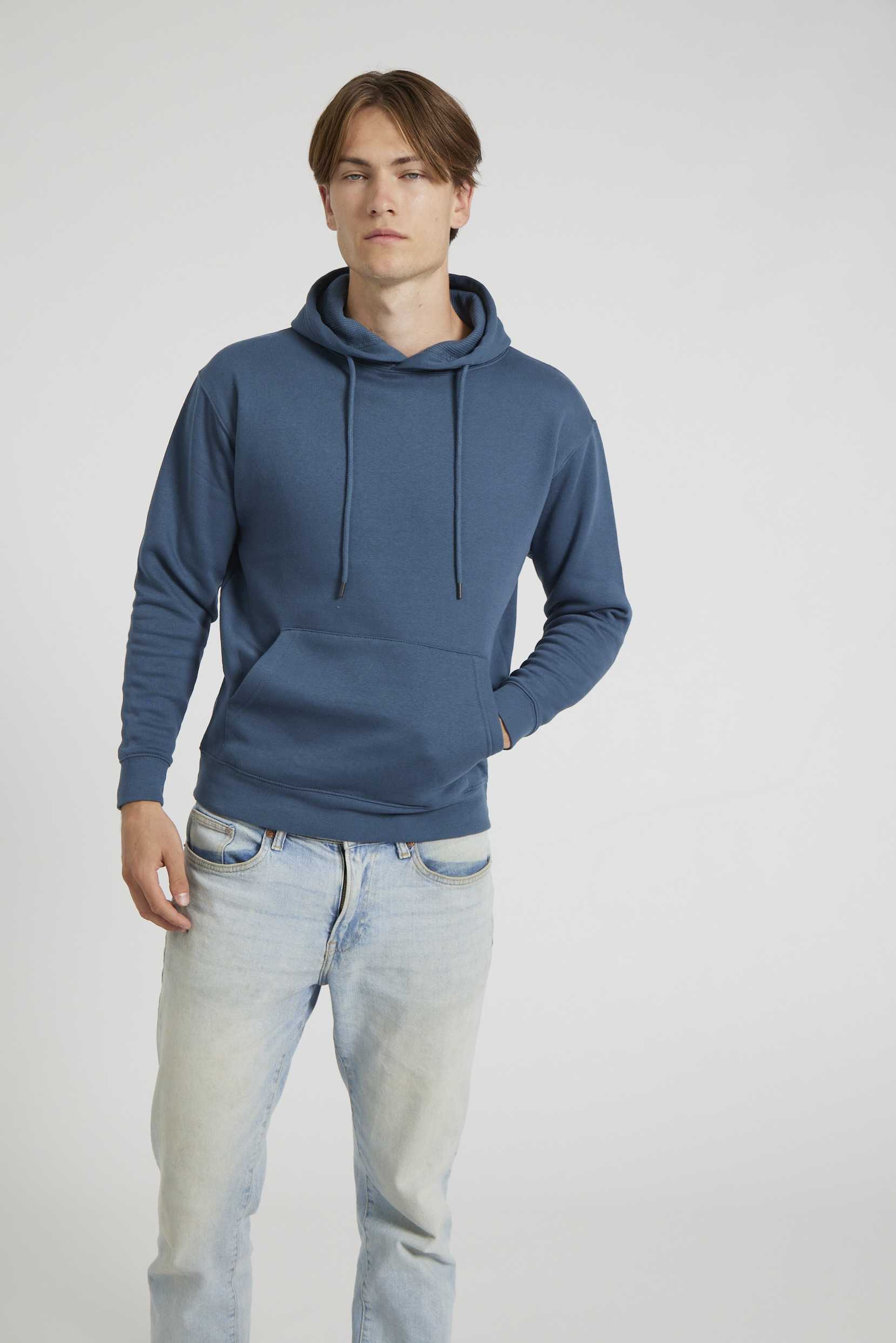 CR02-v2.0-Studio_268