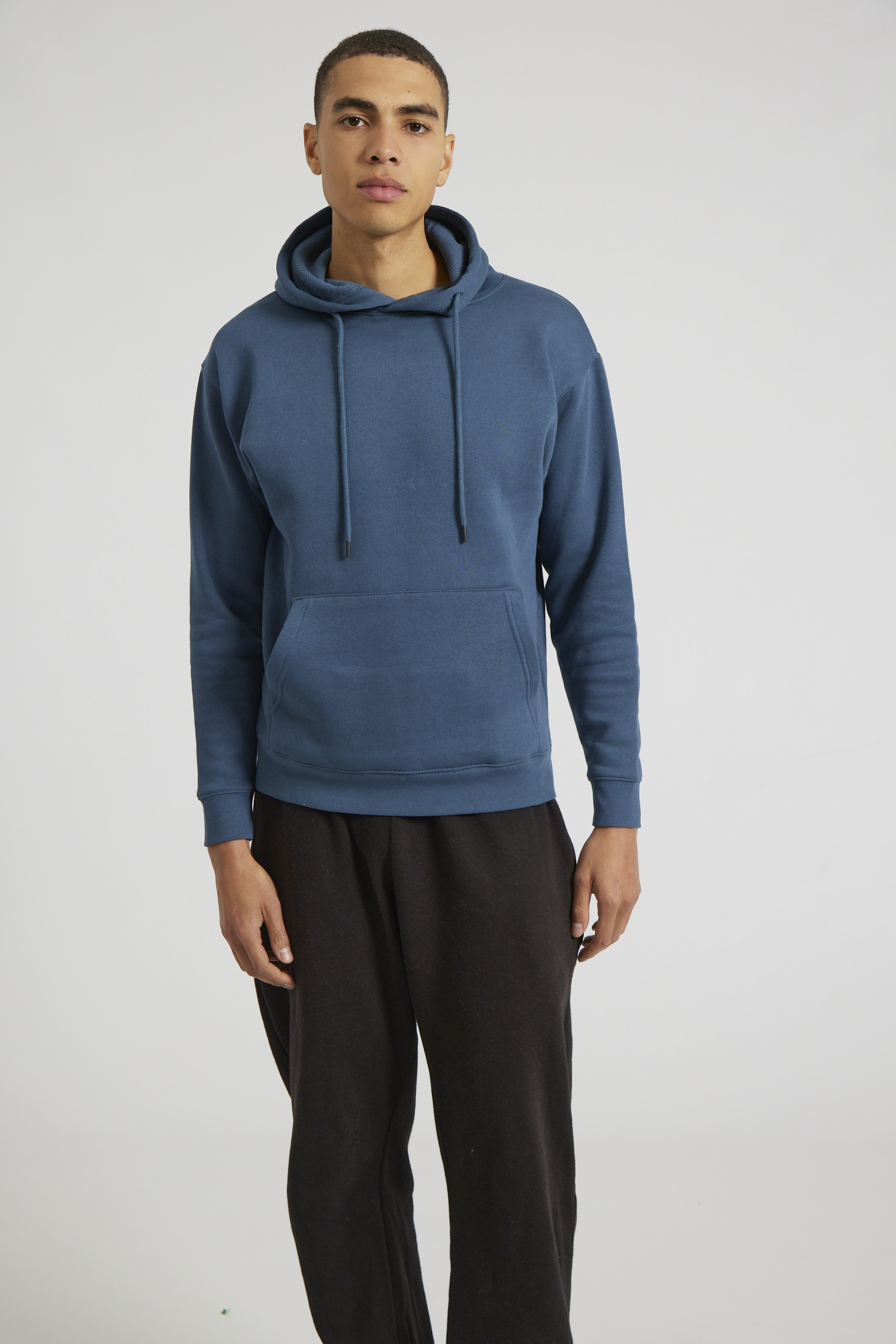 CR02-v2.0-Studio_270