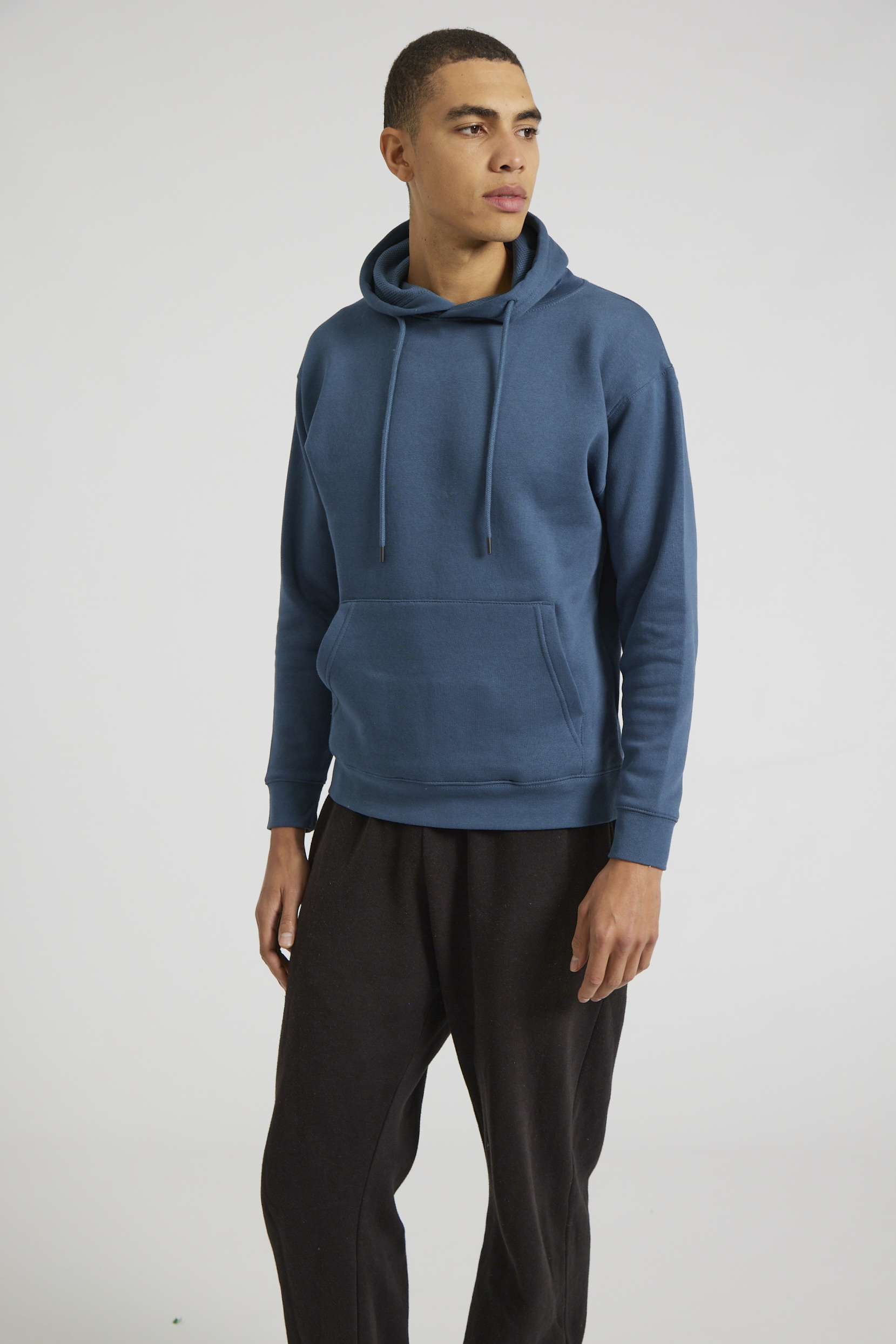 CR02-v2.0-Studio_271