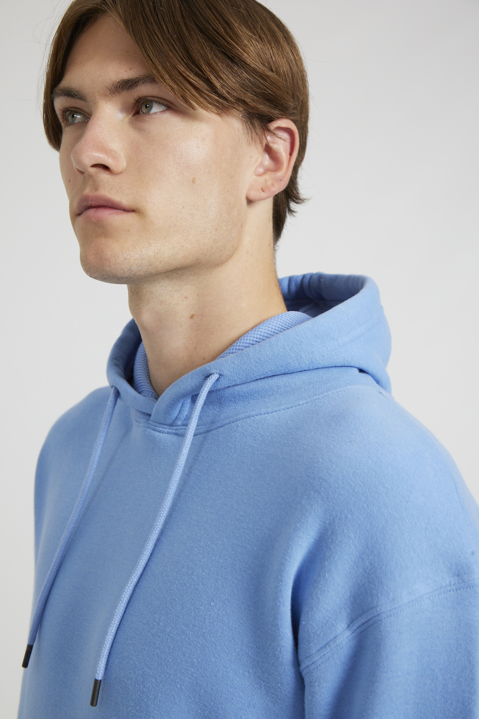 CR02-v2.0-Studio_297