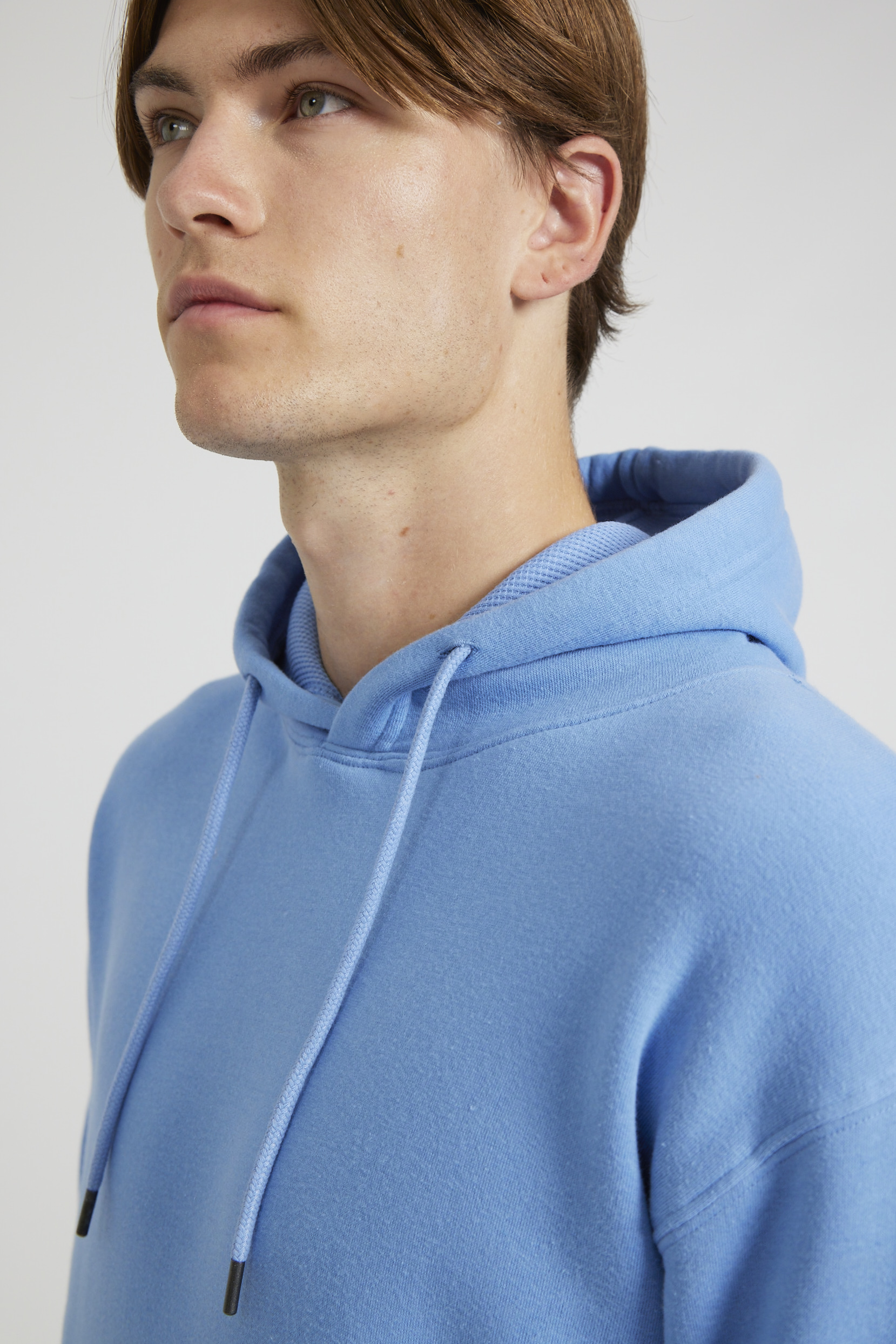 CR02-v2.0-Studio_300