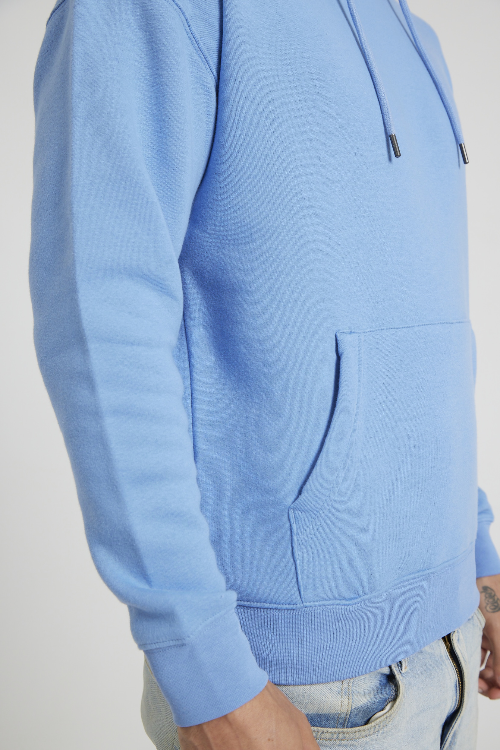 CR02-v2.0-Studio_304