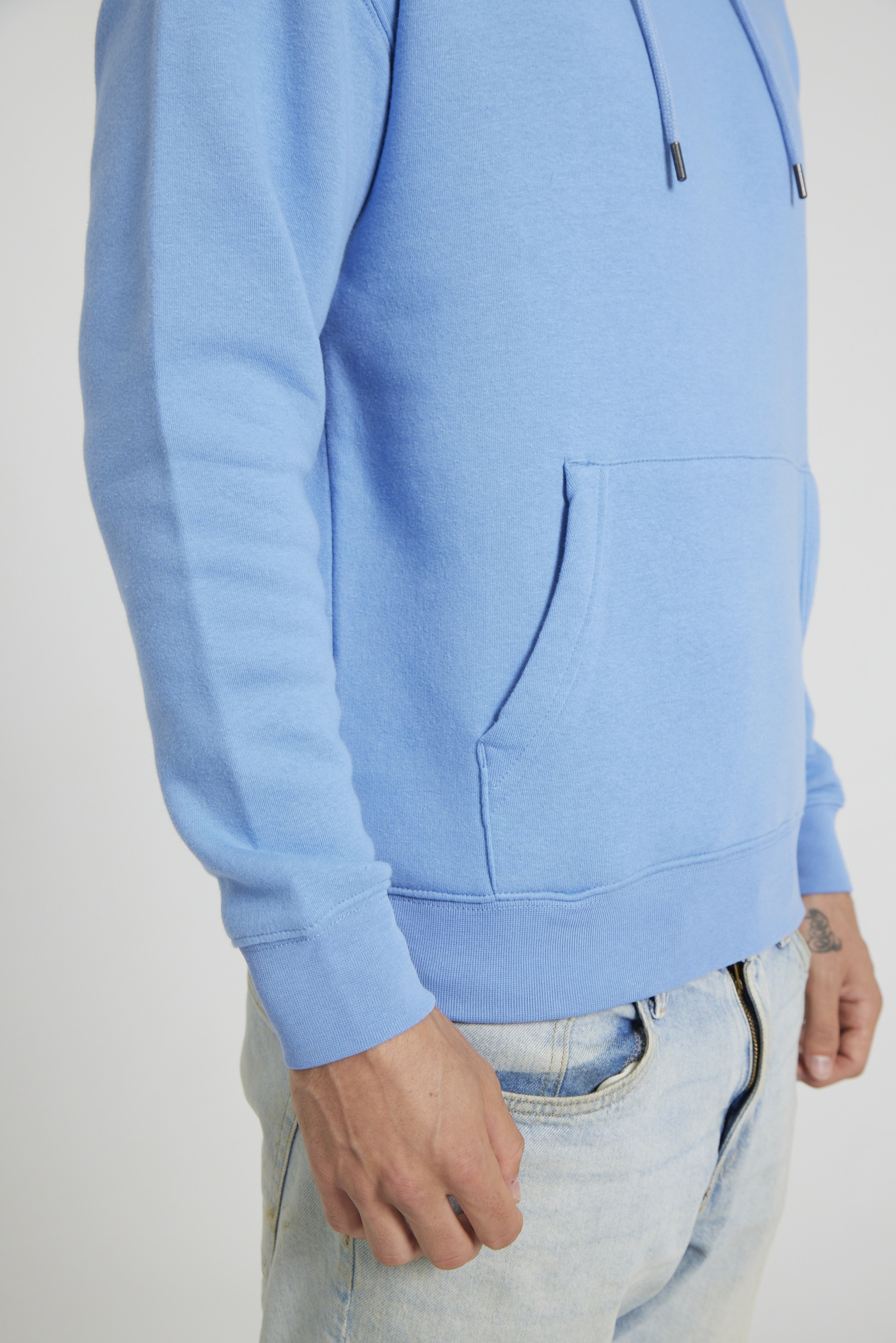 CR02-v2.0-Studio_306