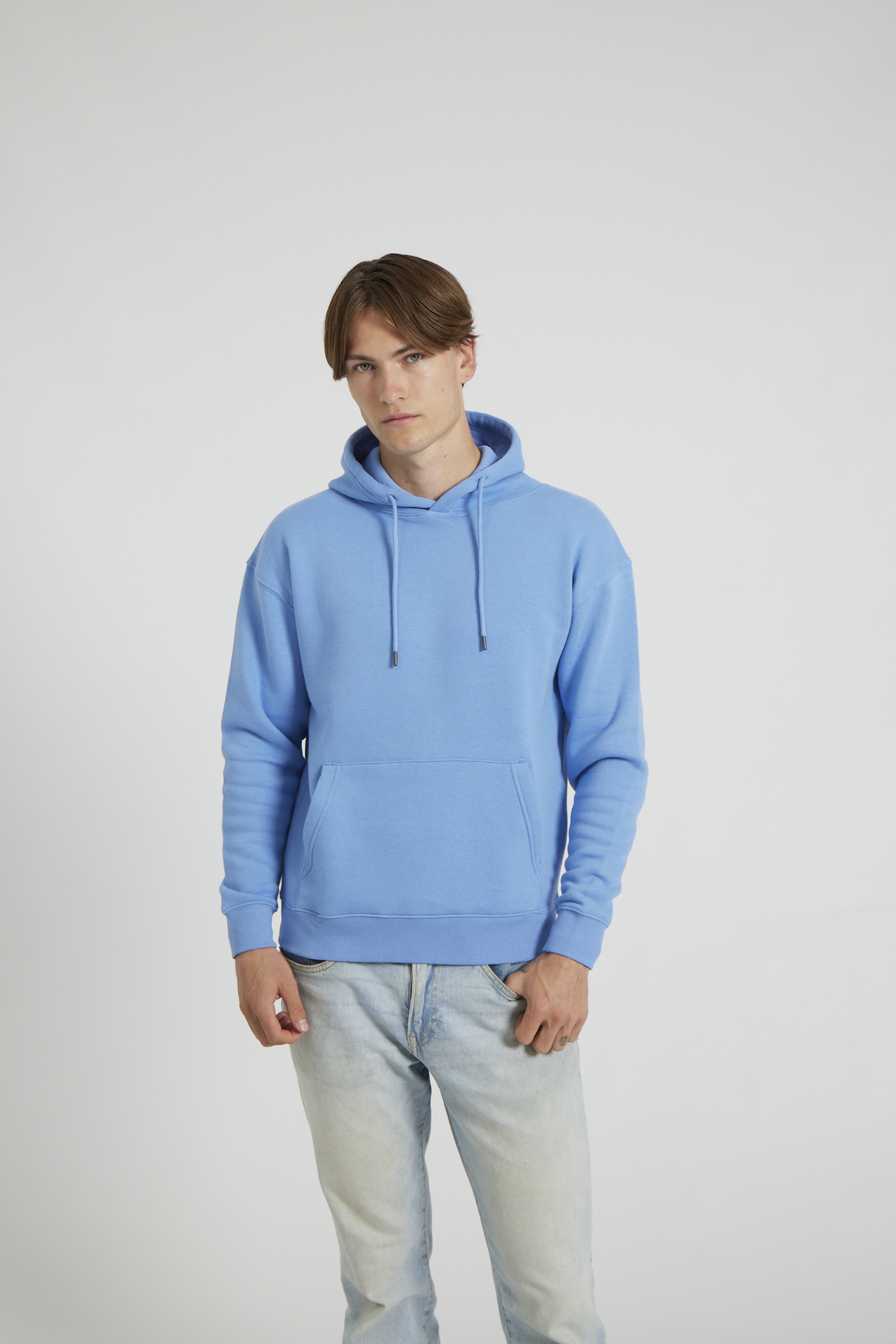 CR02-v2.0-Studio_323