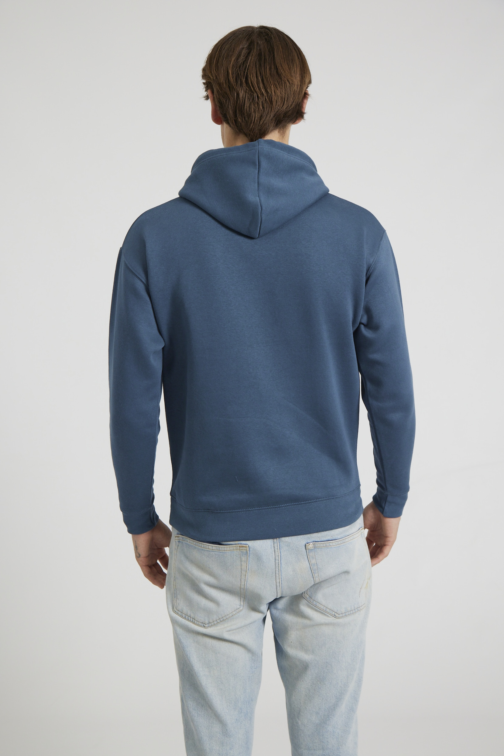 CR02-v2.0-Studio_357