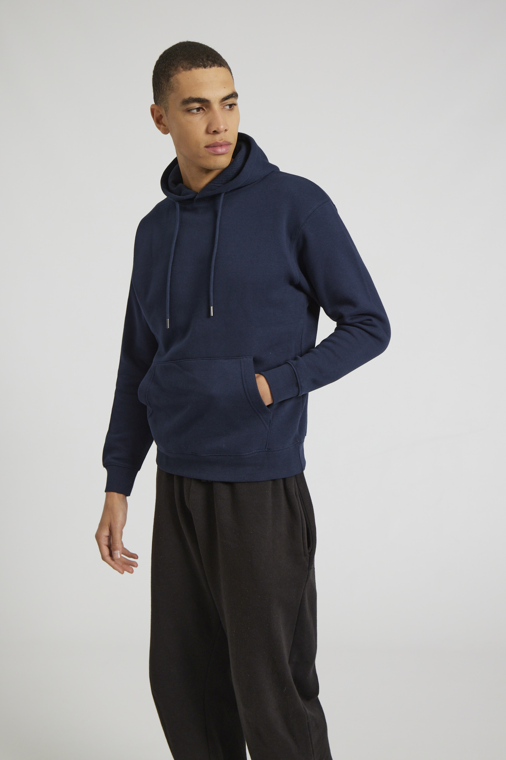 CR02-v2.0-Studio_358