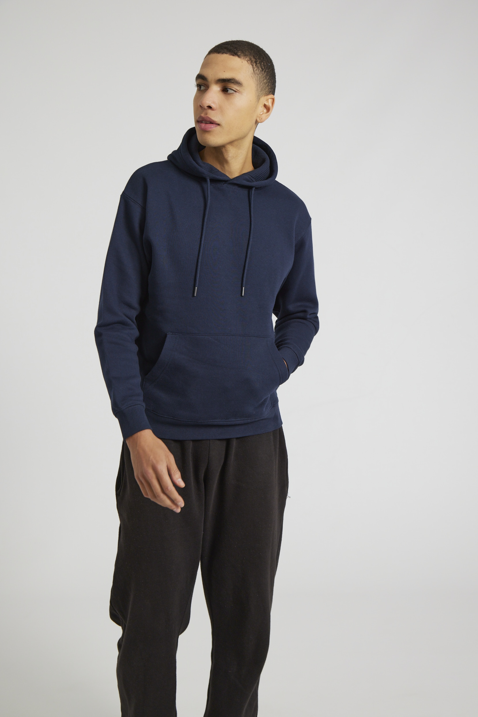 CR02-v2.0-Studio_370