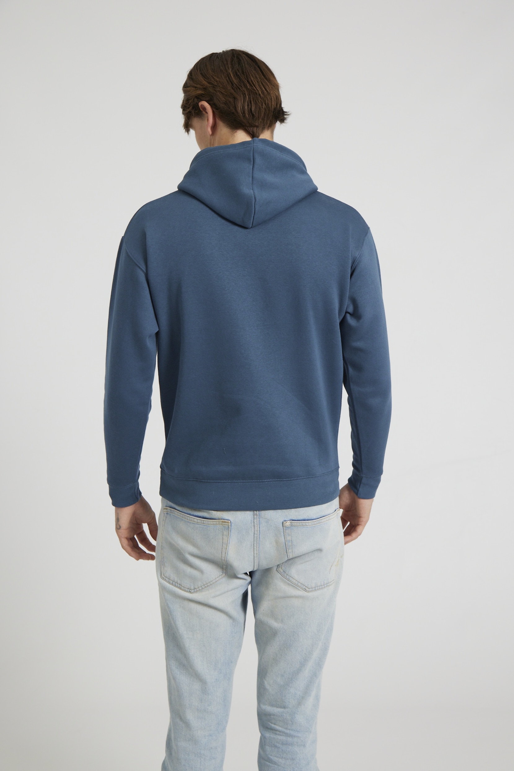 CR02-v2.0-Studio_390