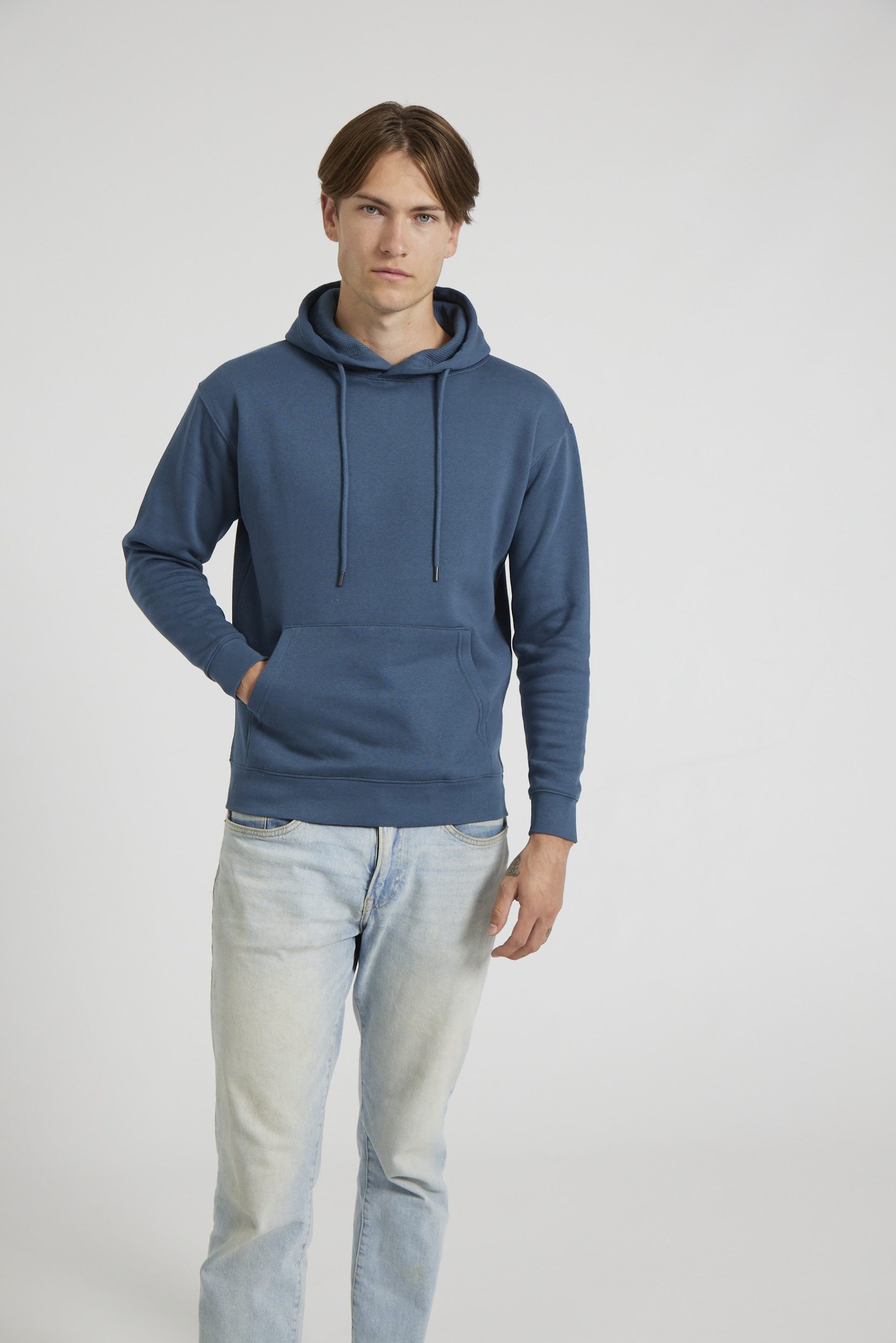 CR02-v2.0-Studio_406