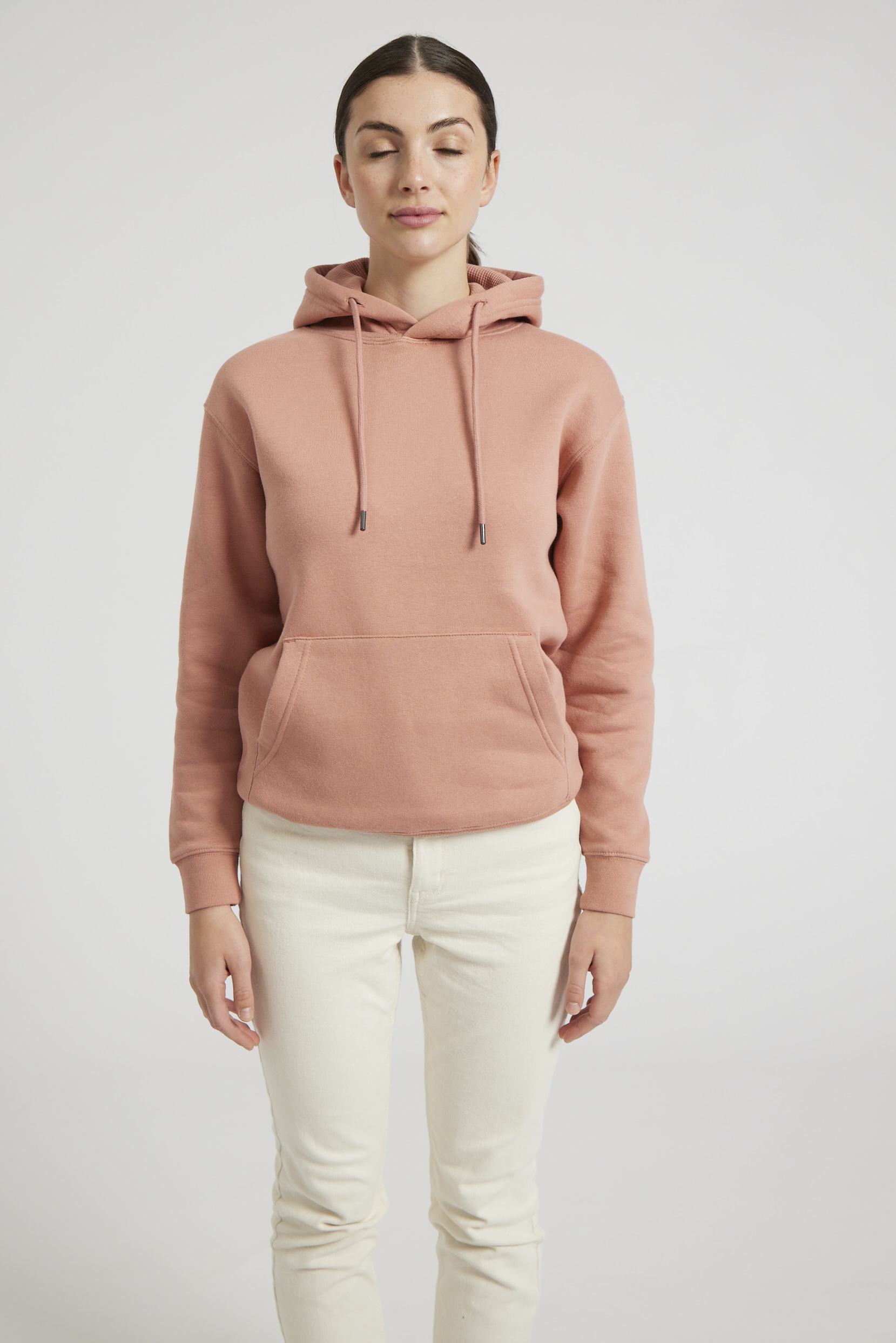 CR02-v2.0-Studio_407