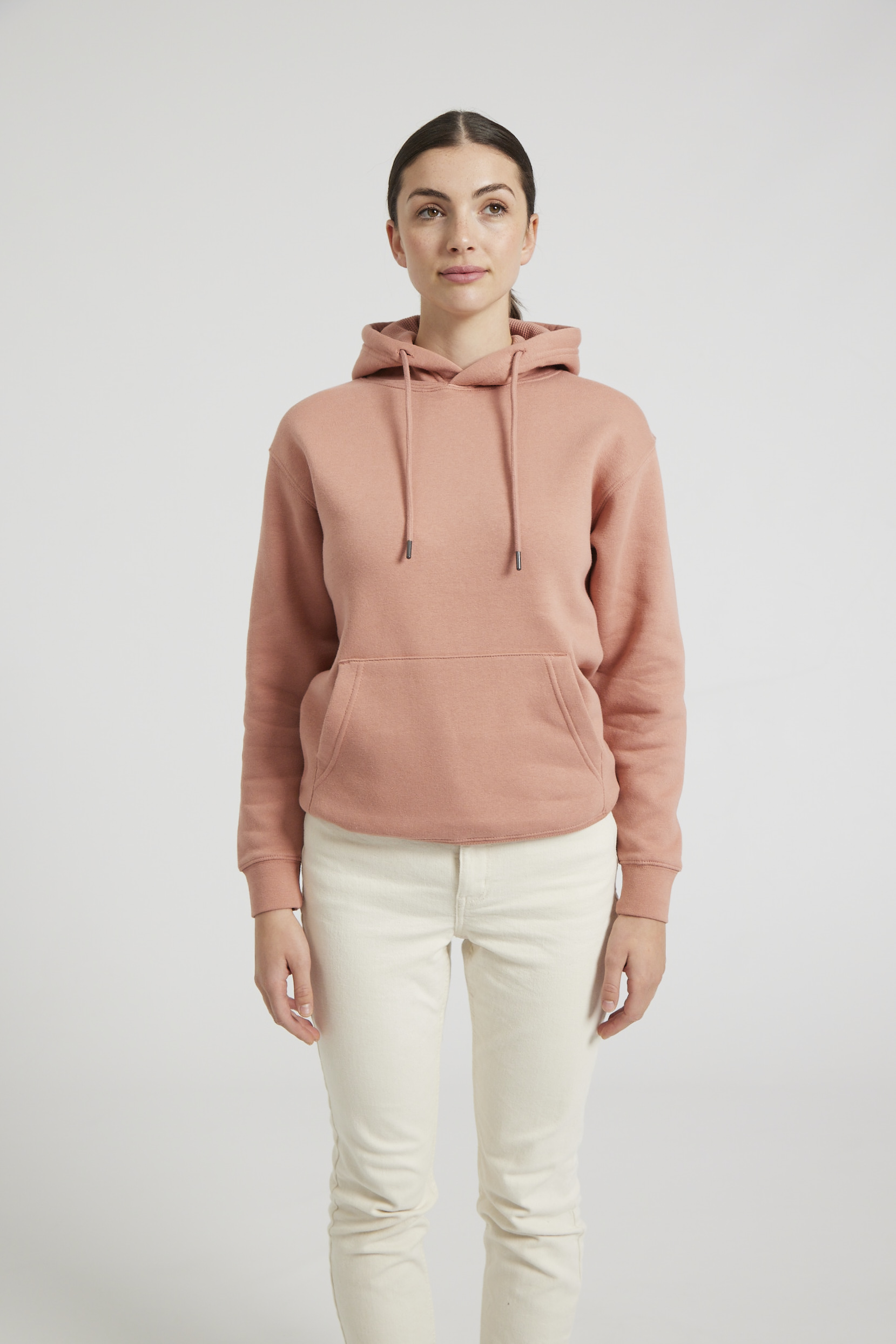 CR02-v2.0-Studio_410