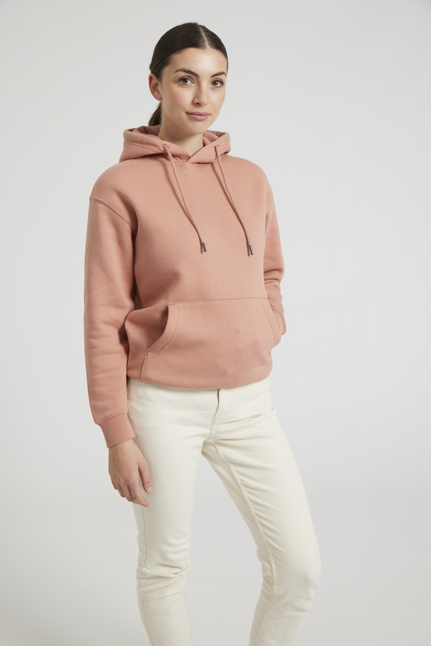 CR02-v2.0-Studio_413