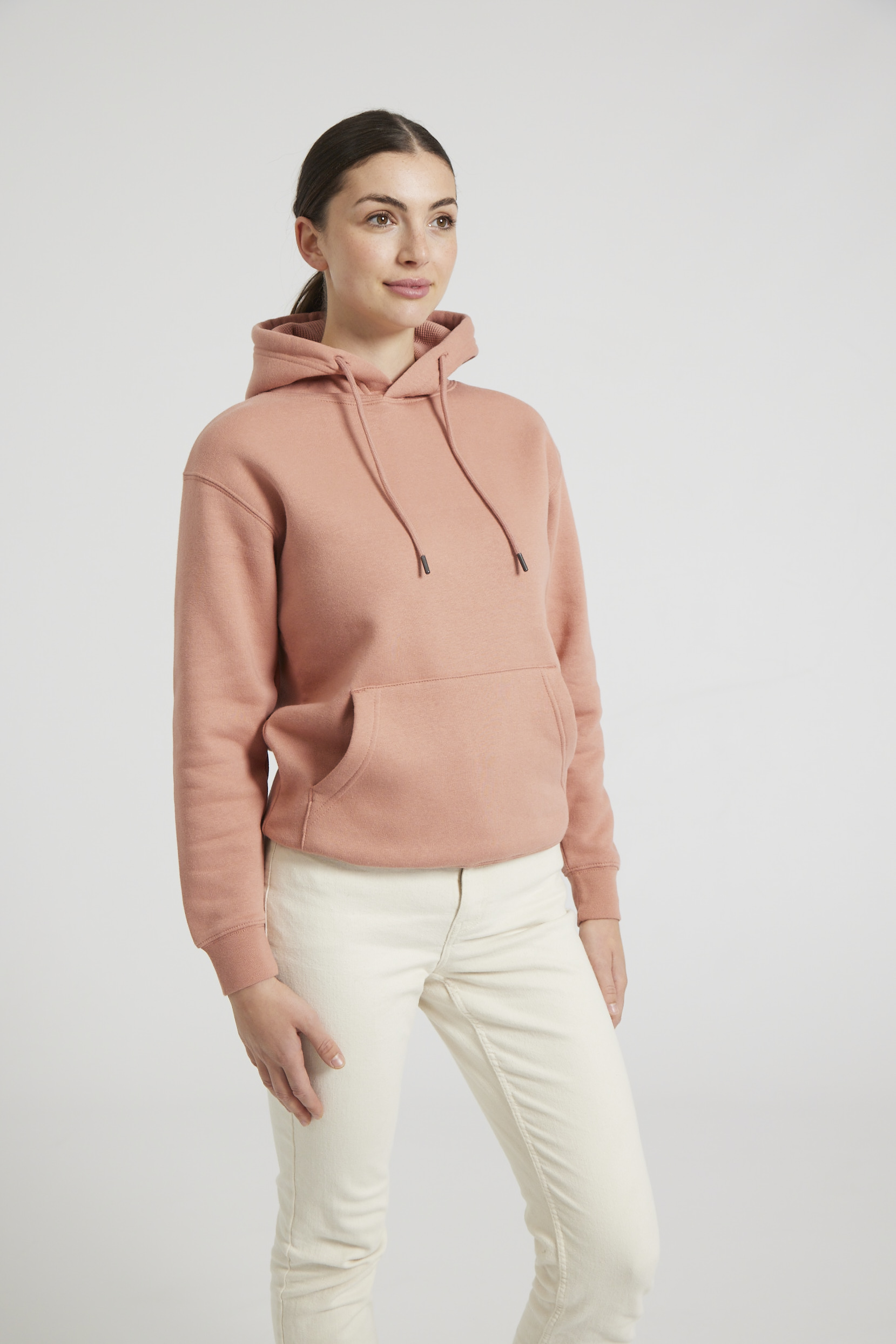 CR02-v2.0-Studio_418