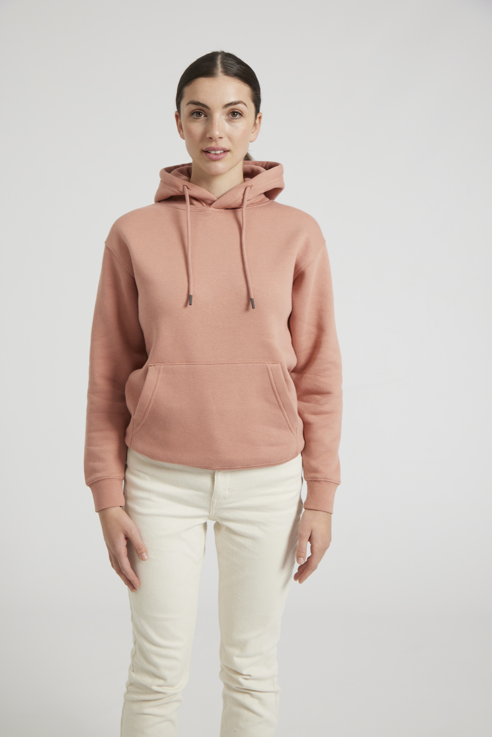 CR02-v2.0-Studio_420