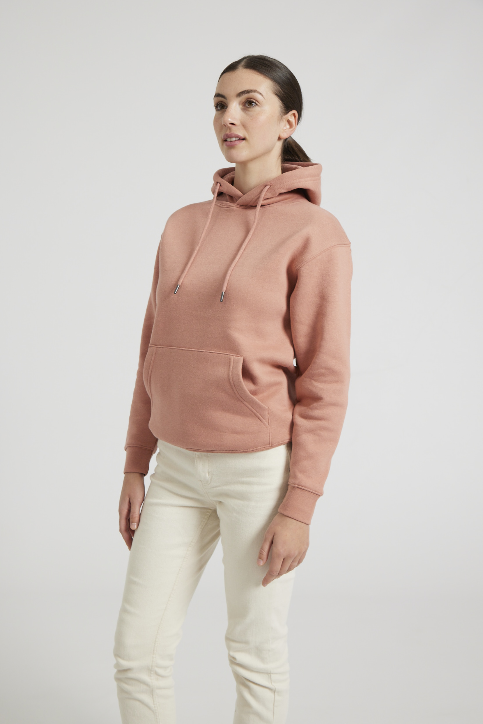 CR02-v2.0-Studio_423