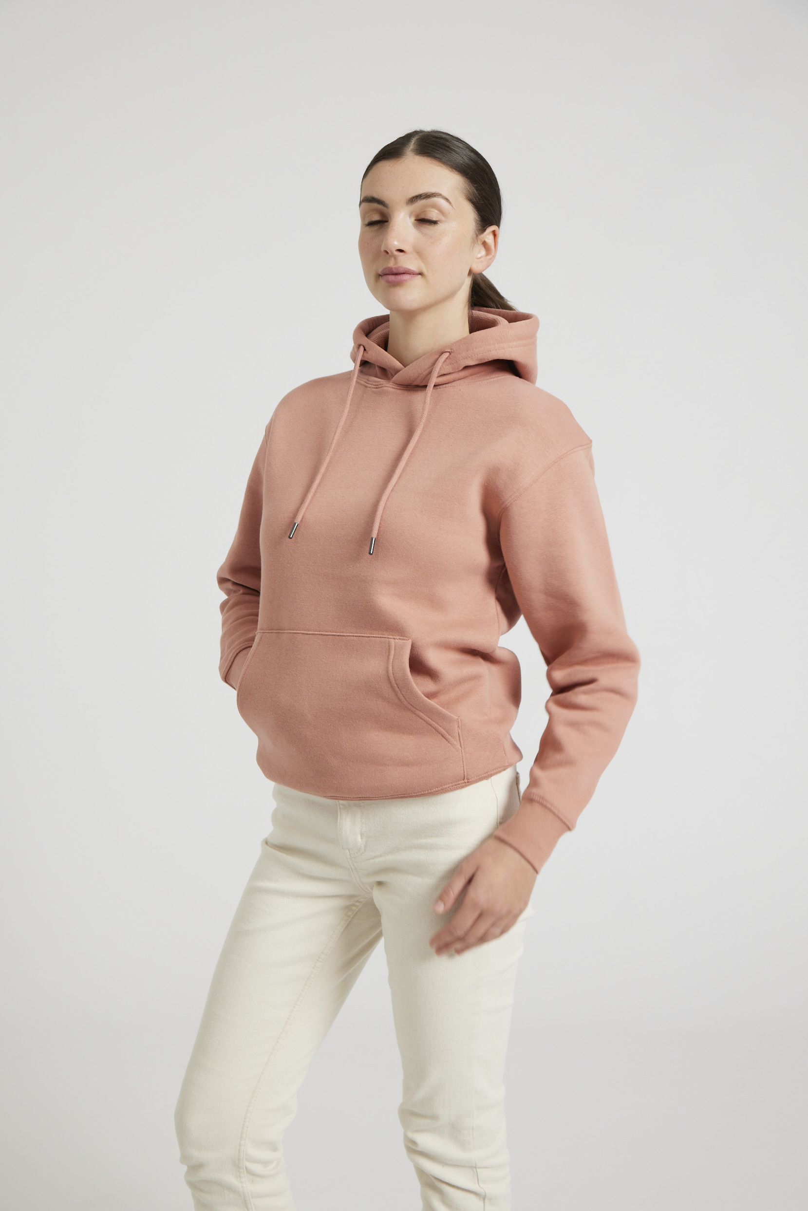 CR02-v2.0-Studio_427