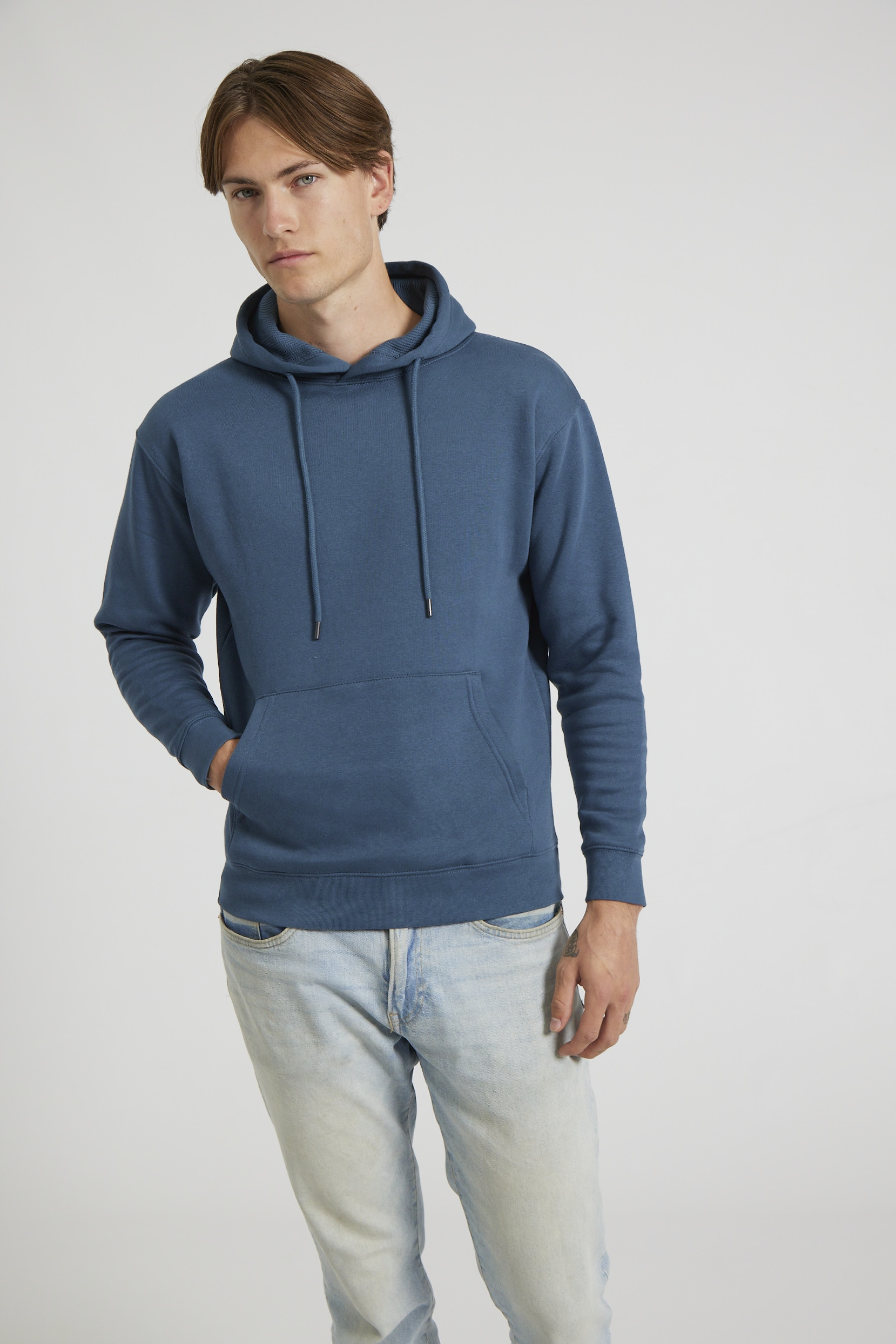 CR02-v2.0-Studio_428