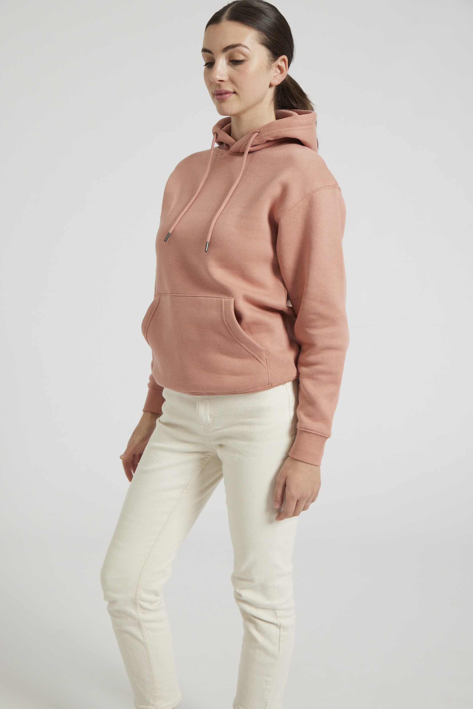 CR02-v2.0-Studio_435