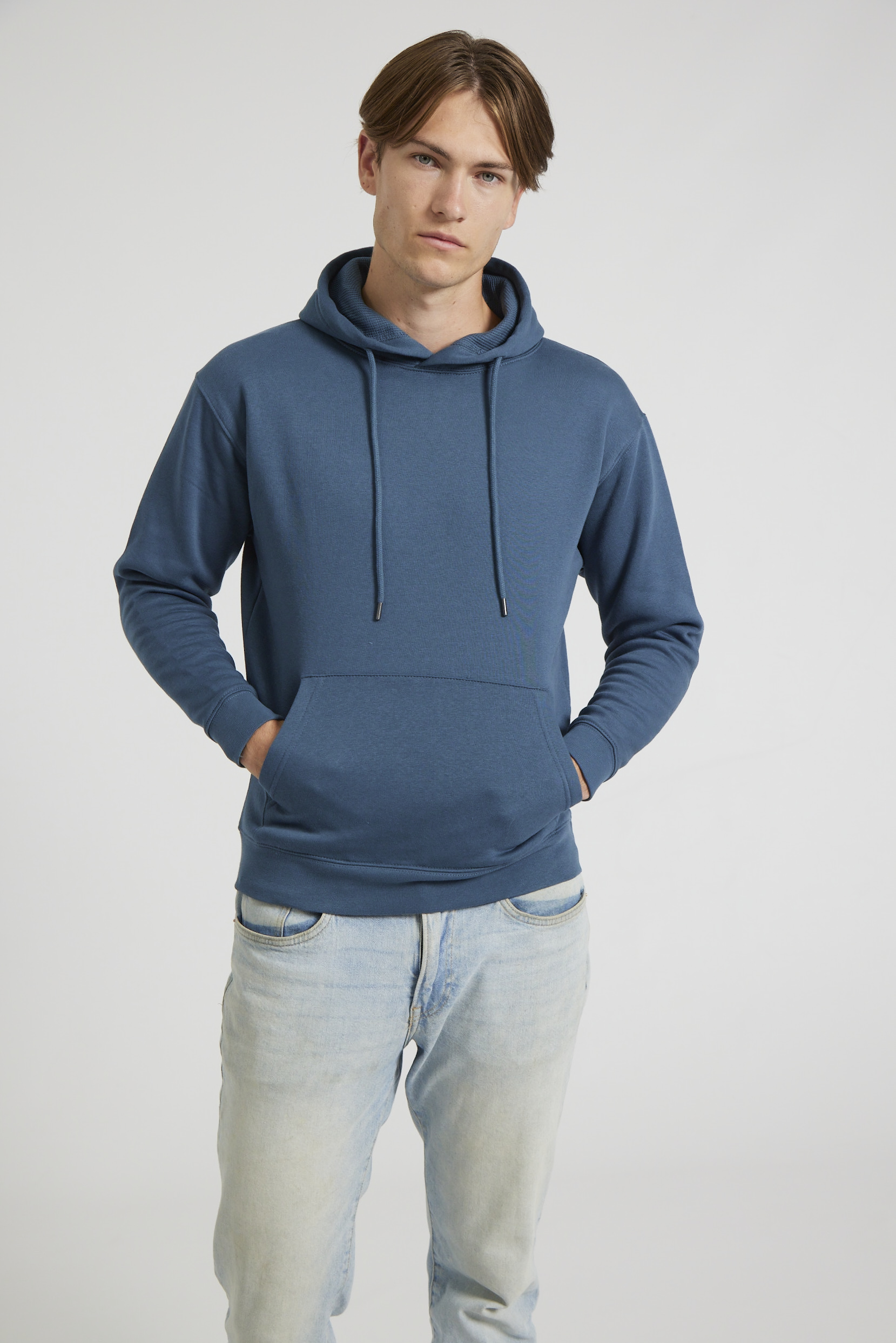 CR02-v2.0-Studio_439