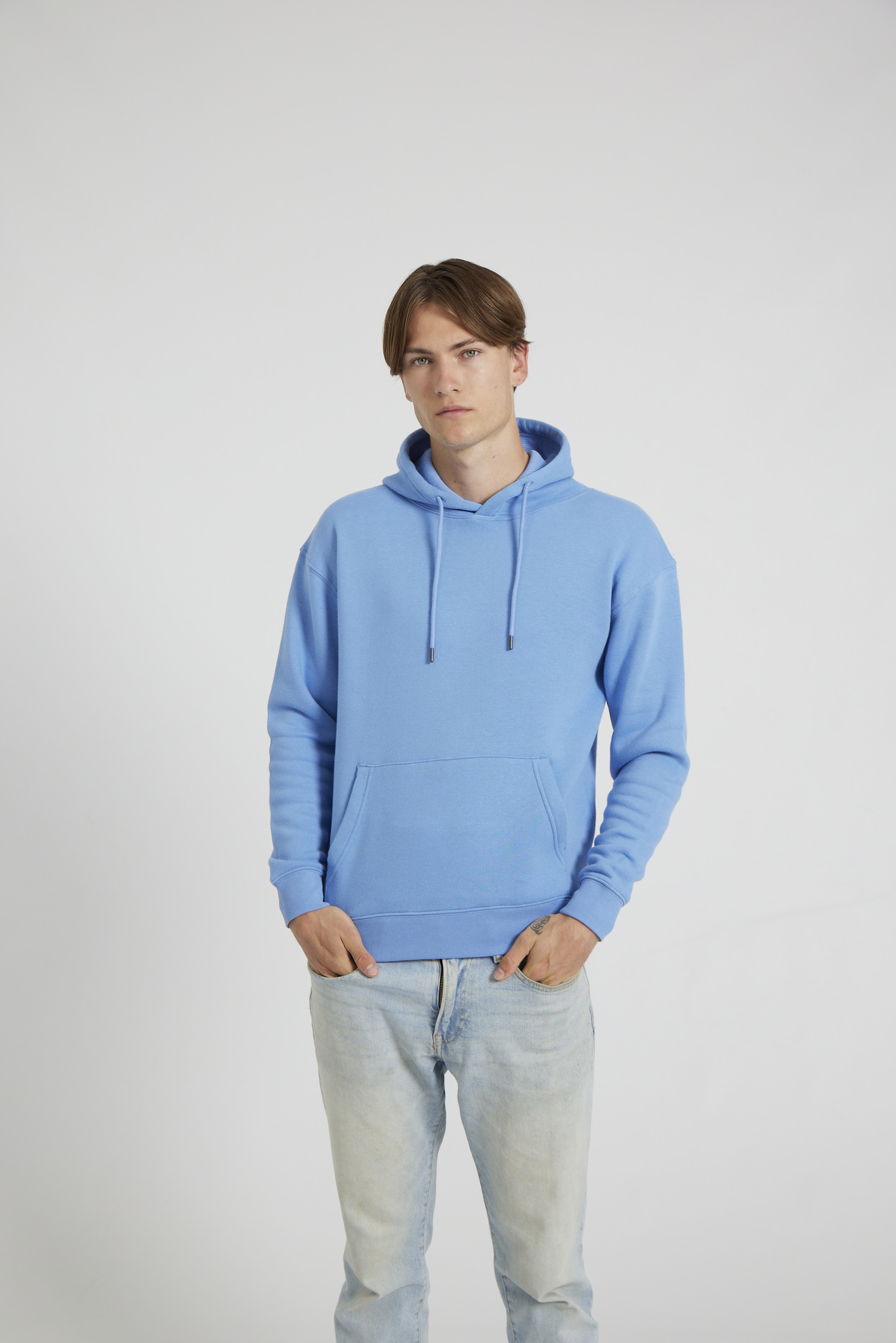 CR02-v2.0-Studio_460