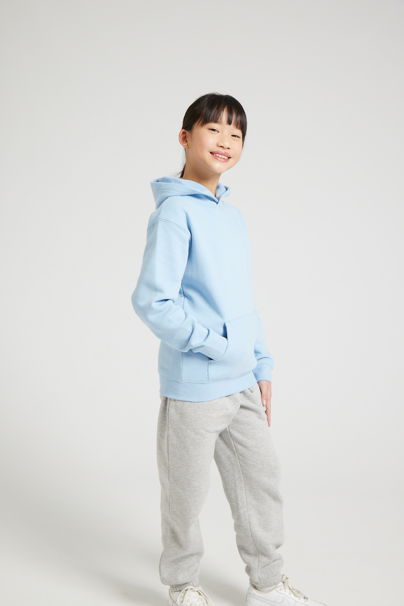 CR02K-v2.0-Studio_12